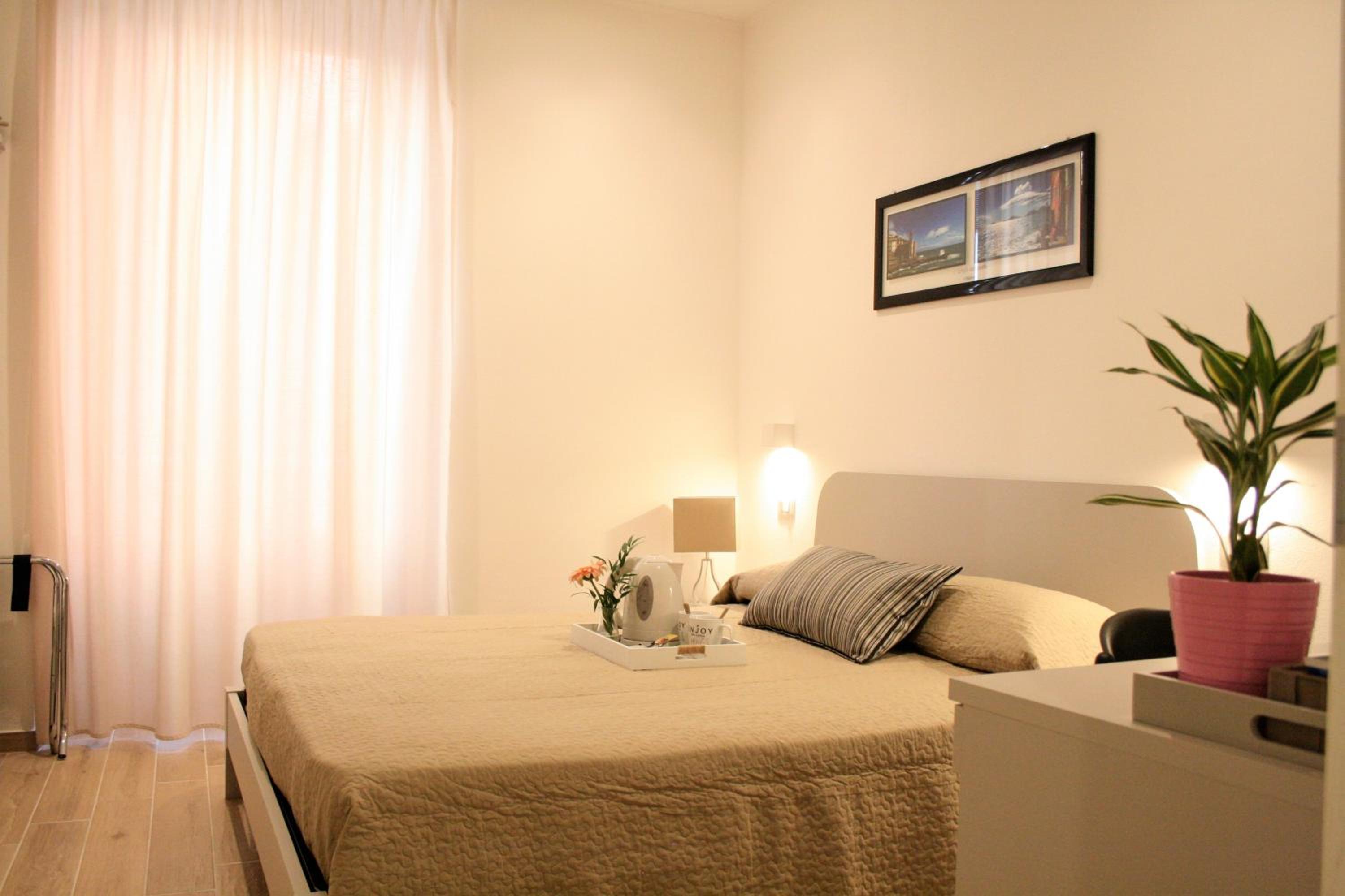 Budget Double Room - Photo 1