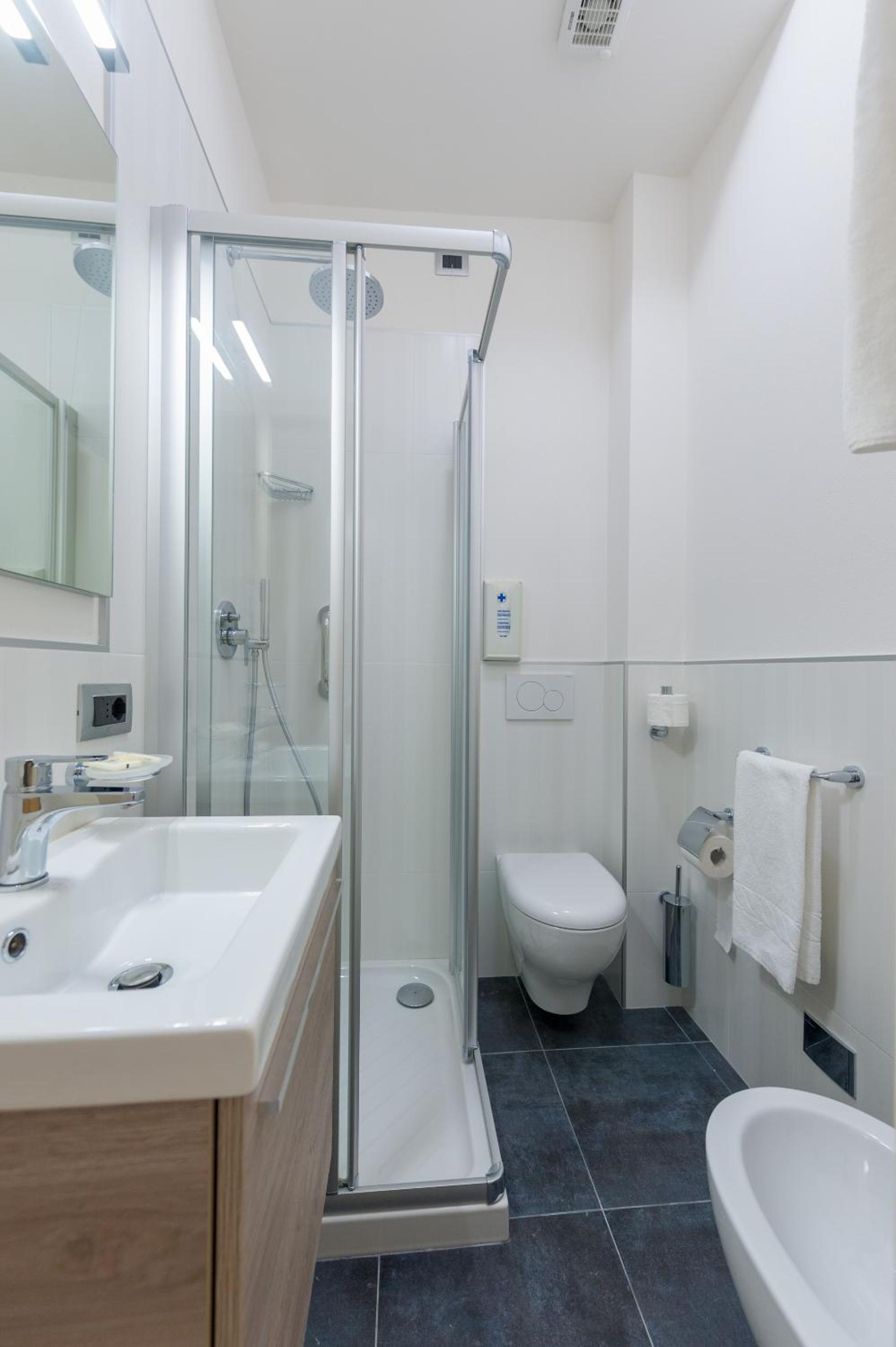 Standard Triple Room - Photo 4