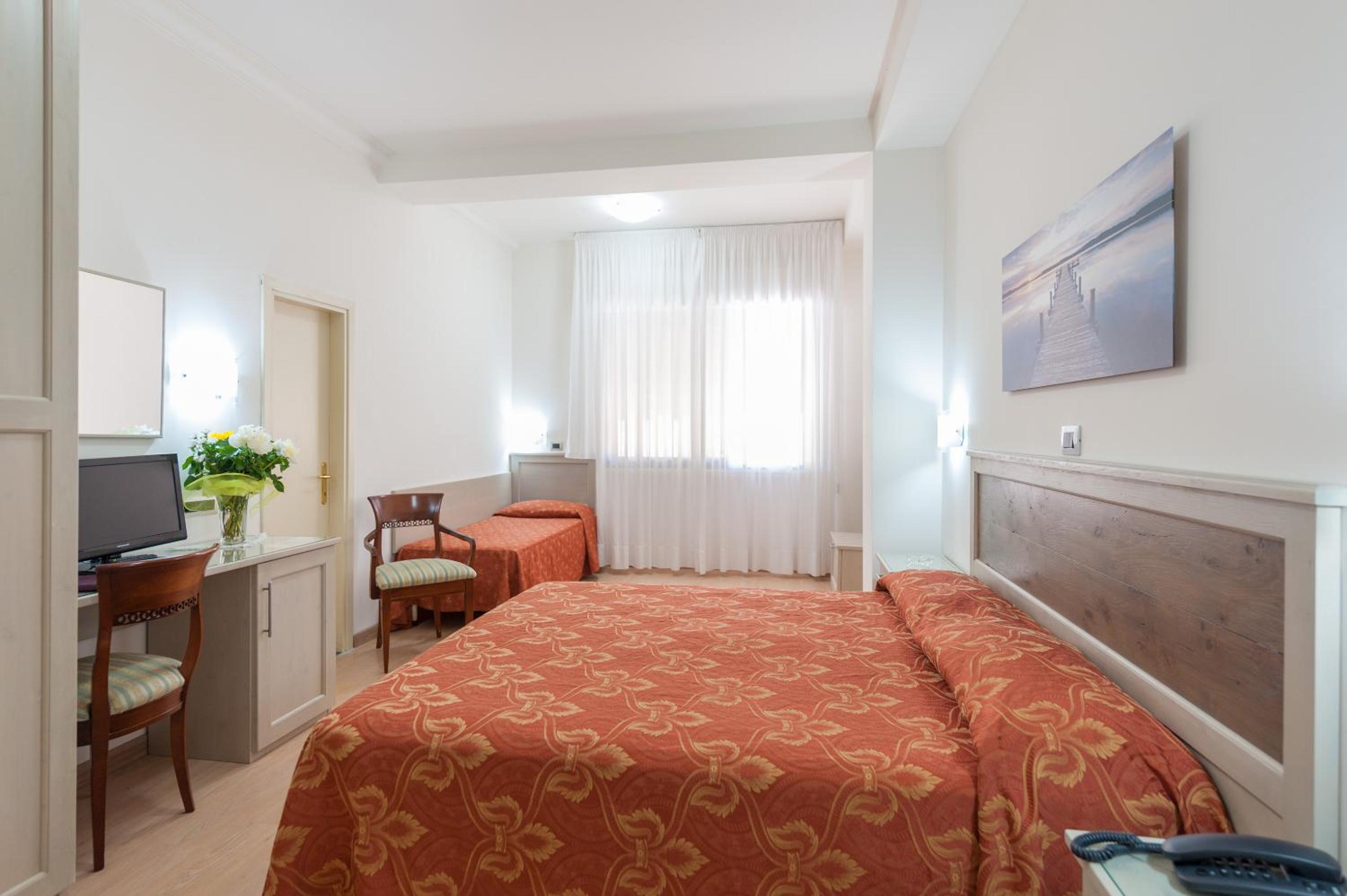Standard Triple Room - Photo 3