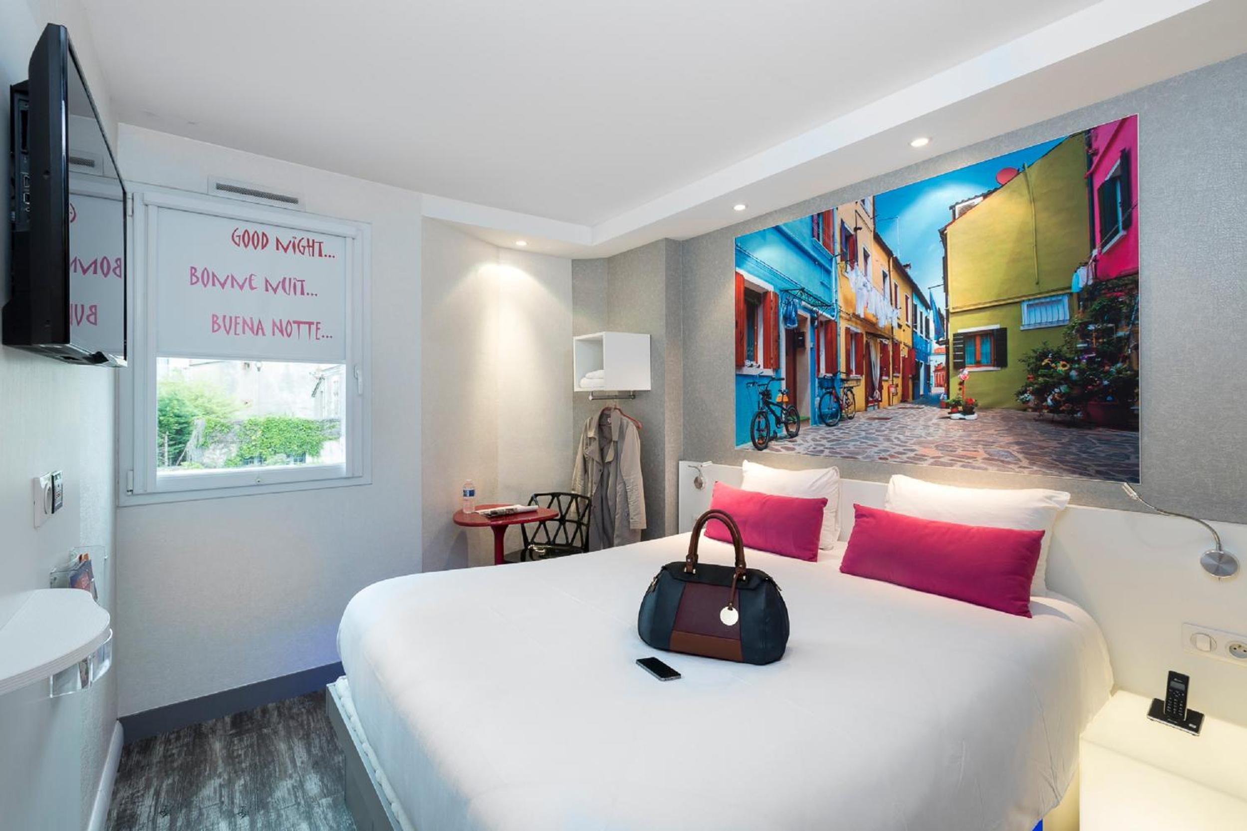 Standard Double Room - Photo 8