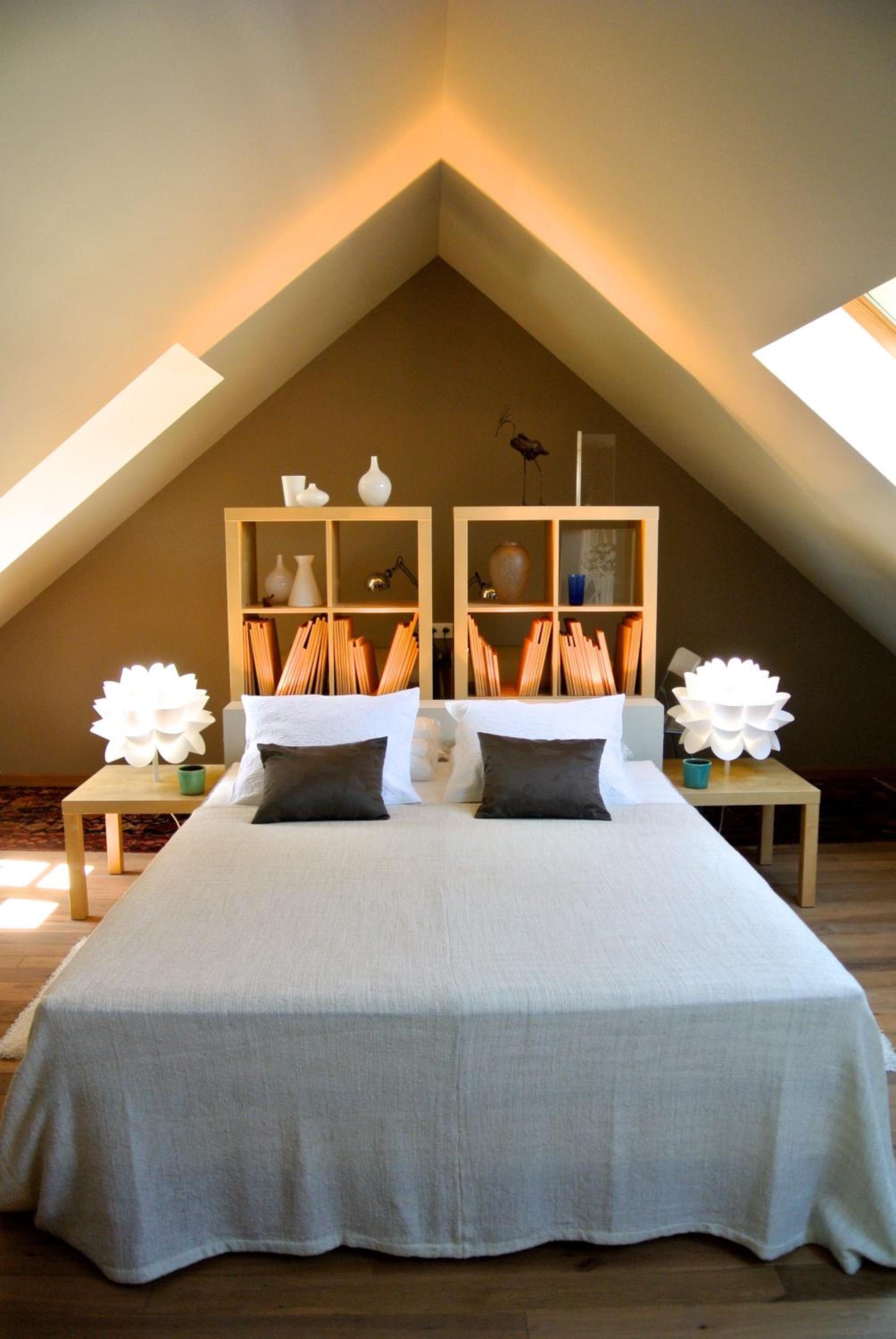 Three-Bedroom House photo 3