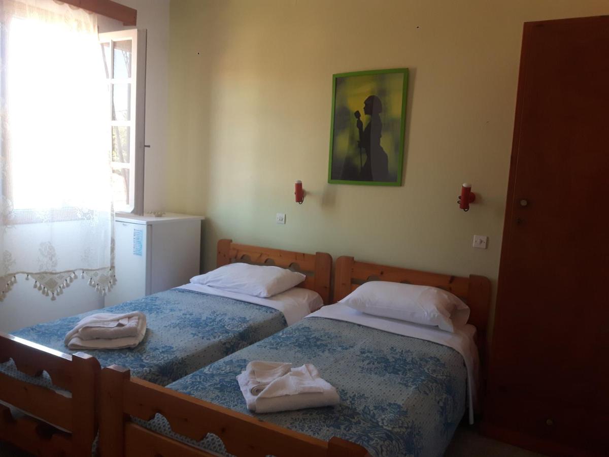 Standard Twin Room - Photo 12