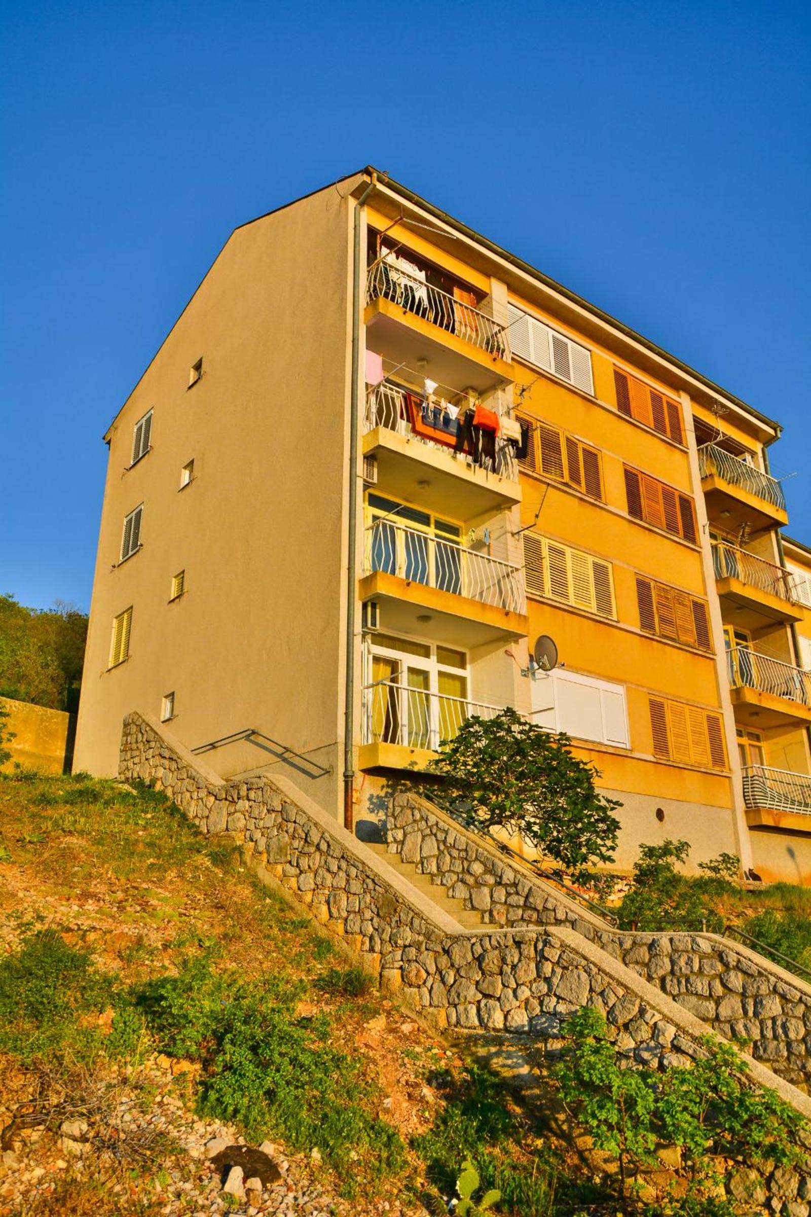 Apartment with Balcony photo 2