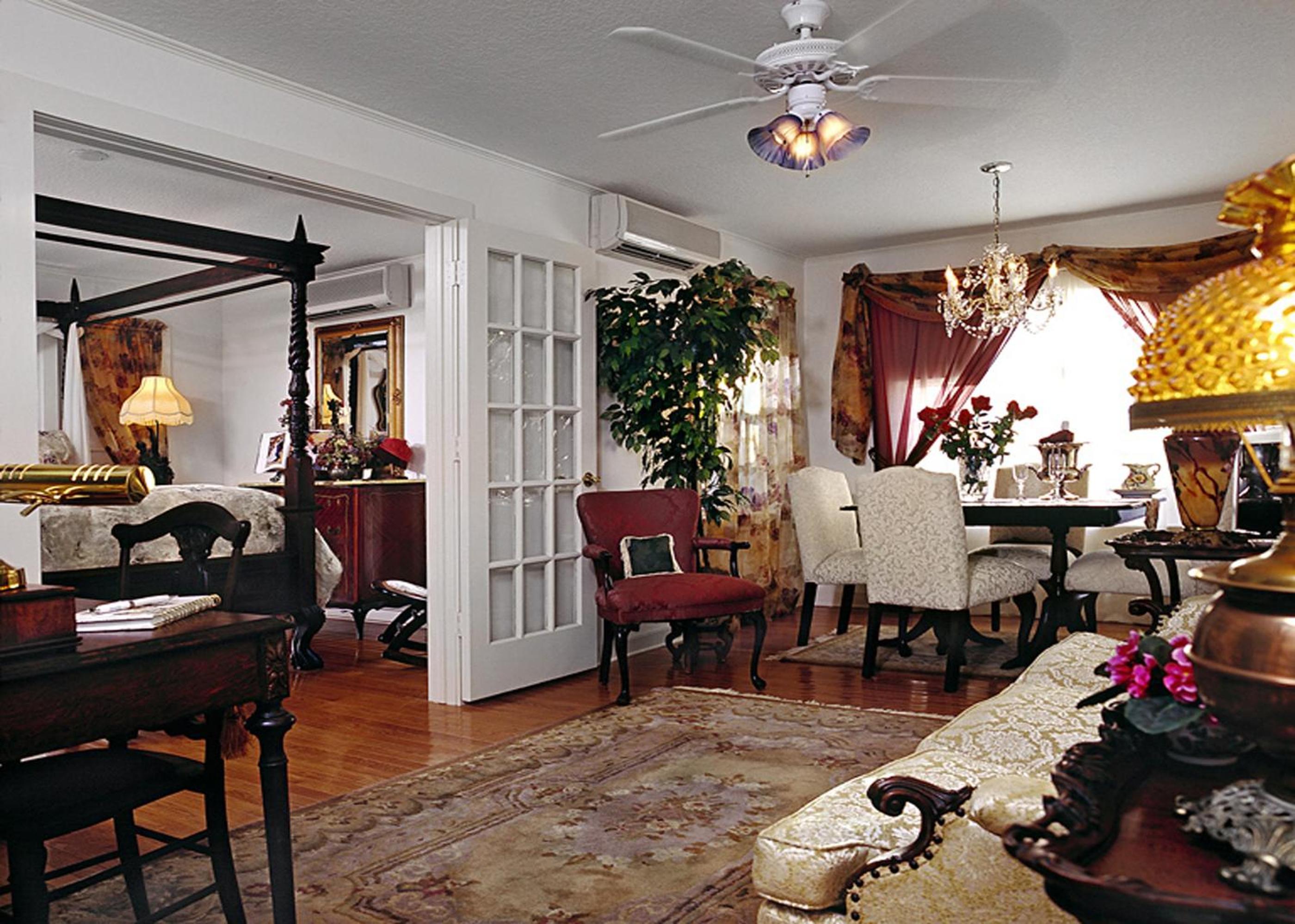 King Suite with Spa Bath