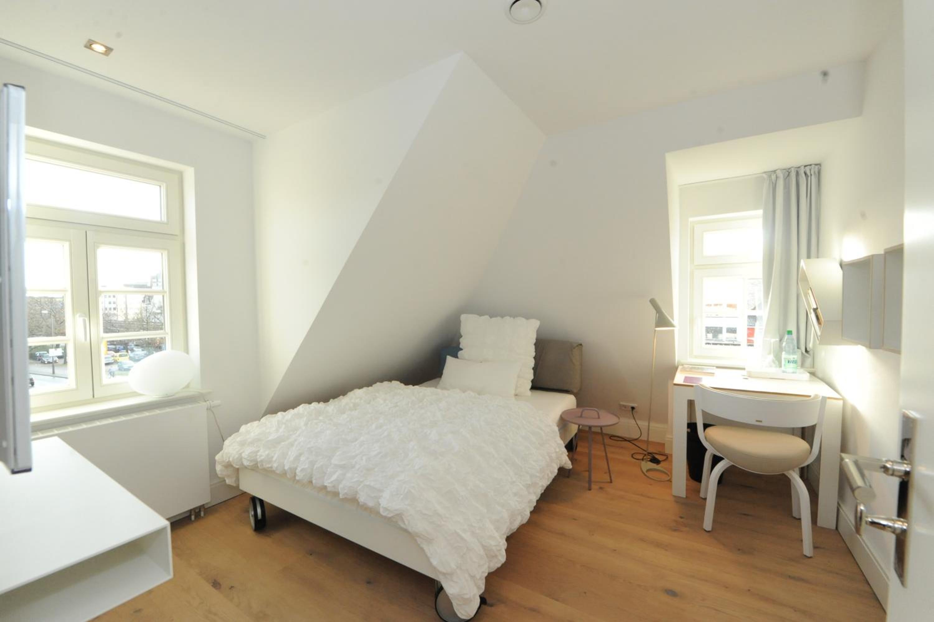 Single Room photo 3