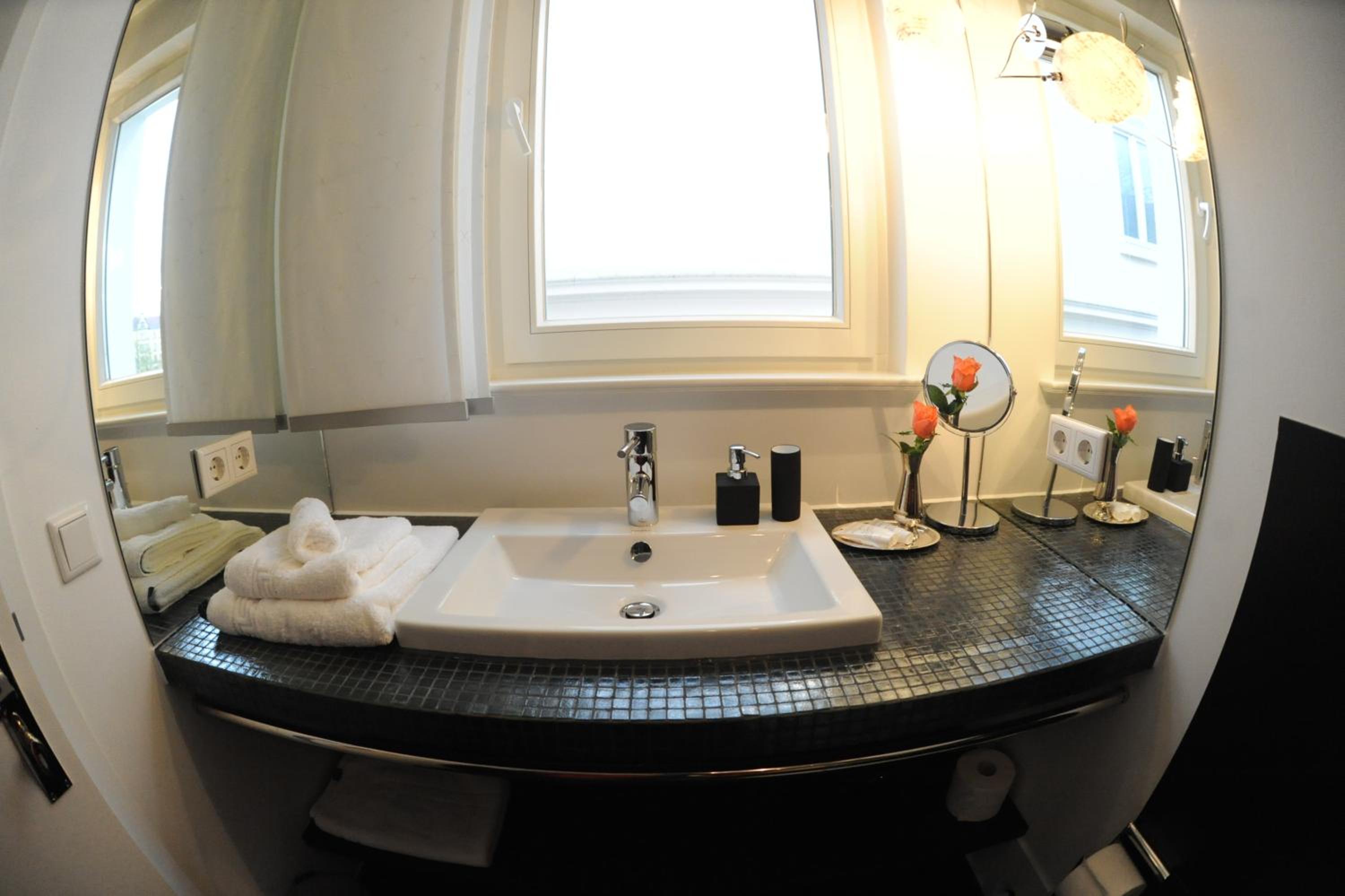 Double Room - Photo 12