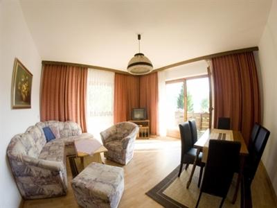 Two-Bedroom Apartment with Balcony photo 3