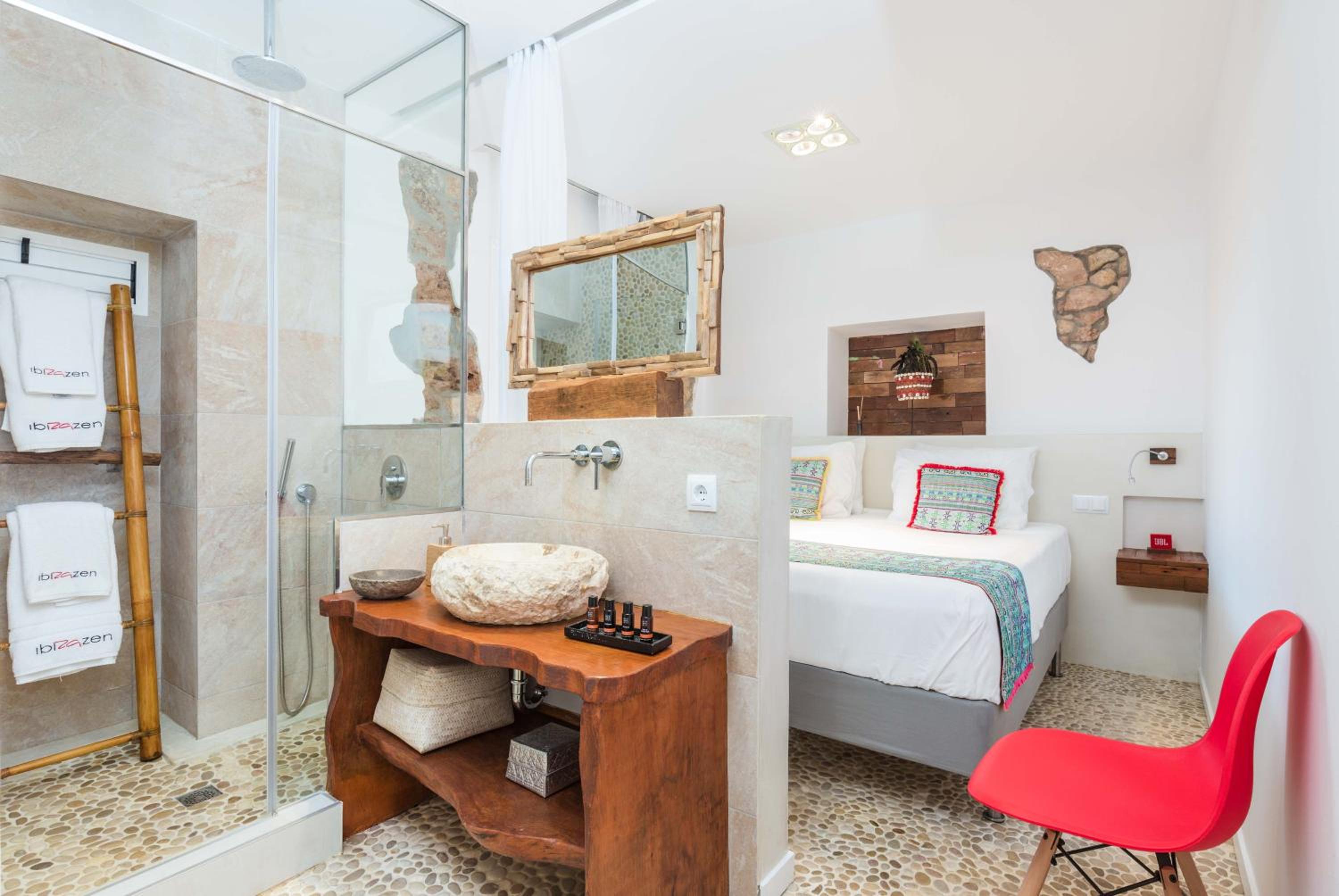 Double Room with Pool View photo 3