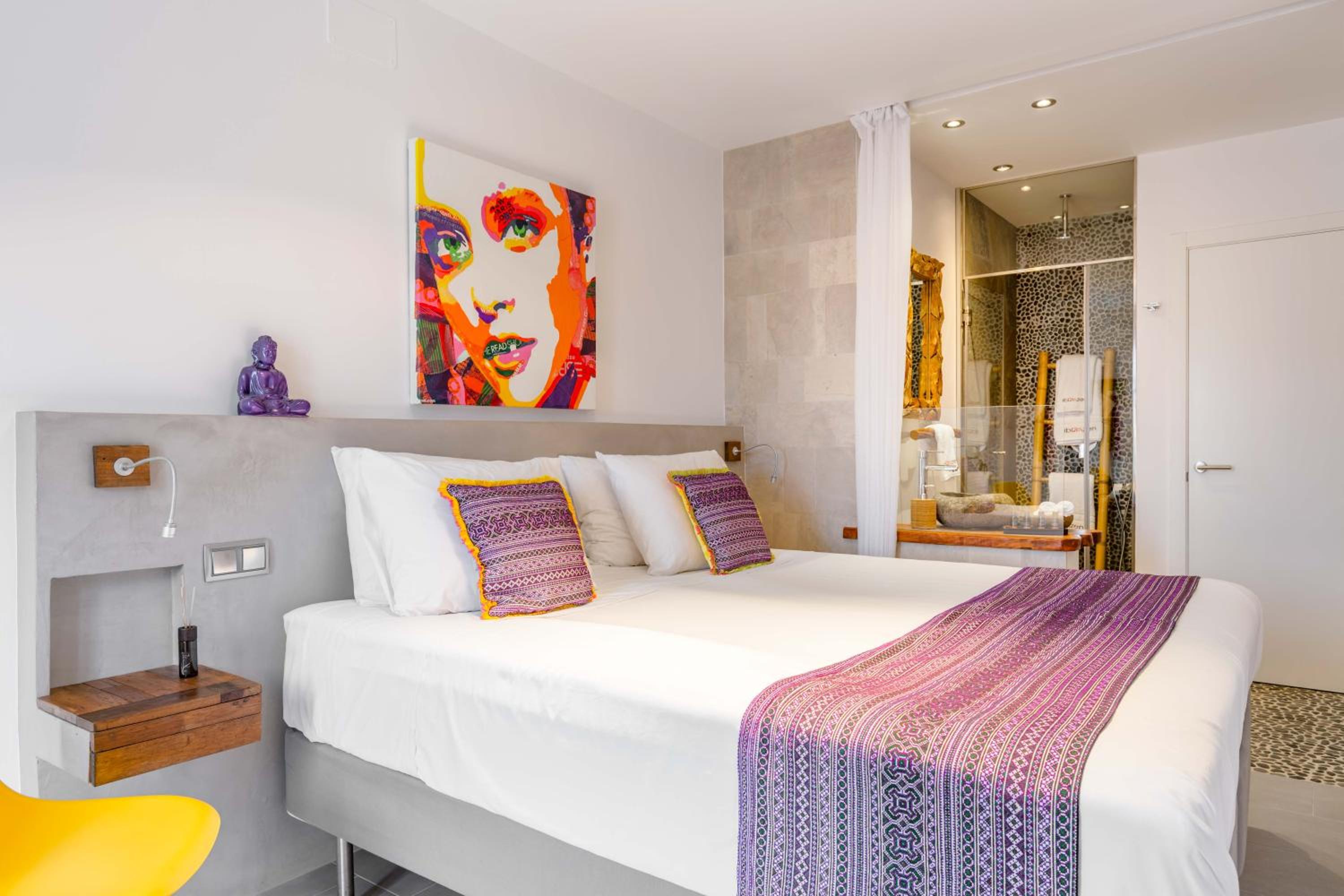 Double Room with Pool View photo 2