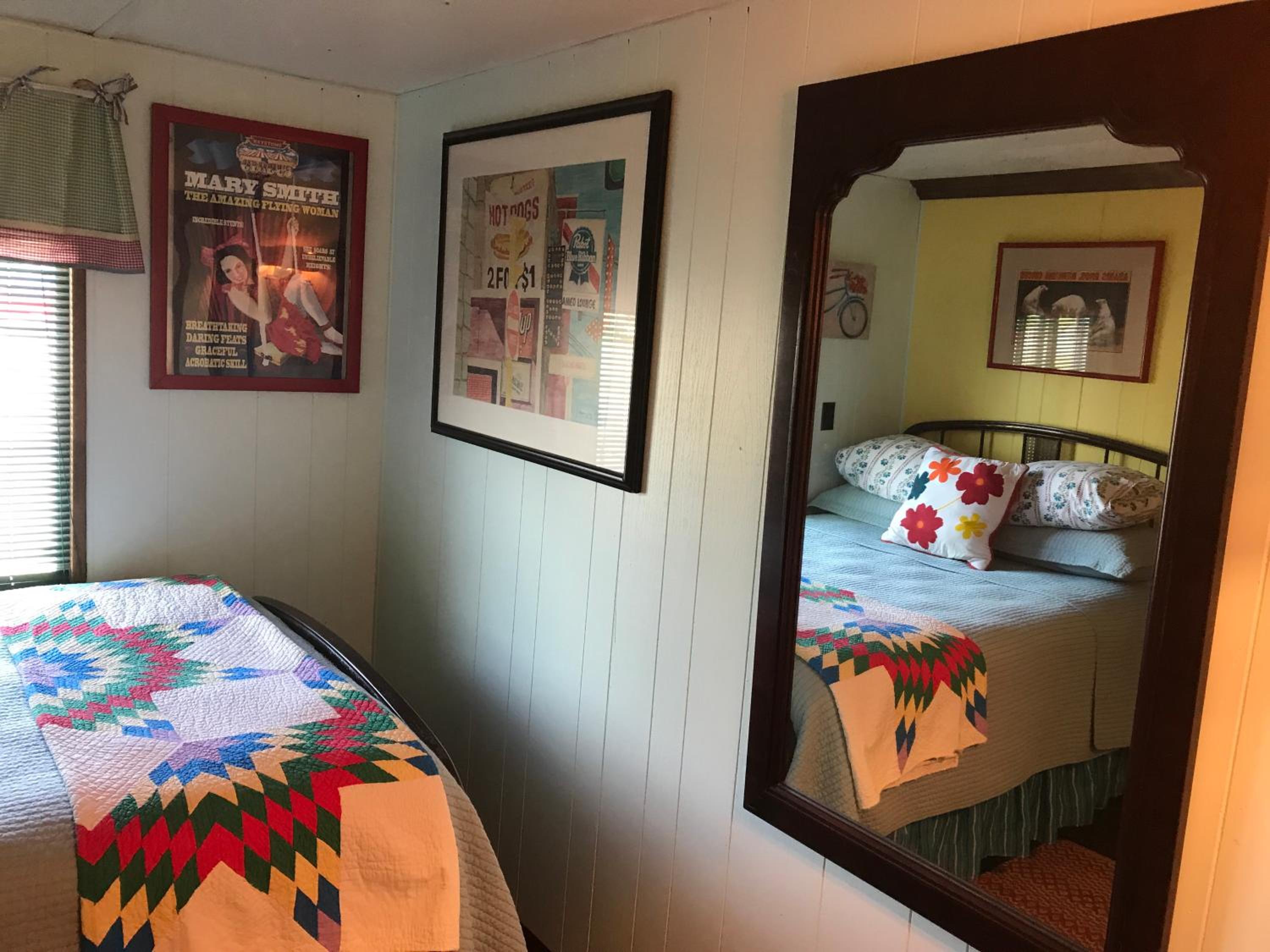 Double Room with Shared Bathroom photo 3