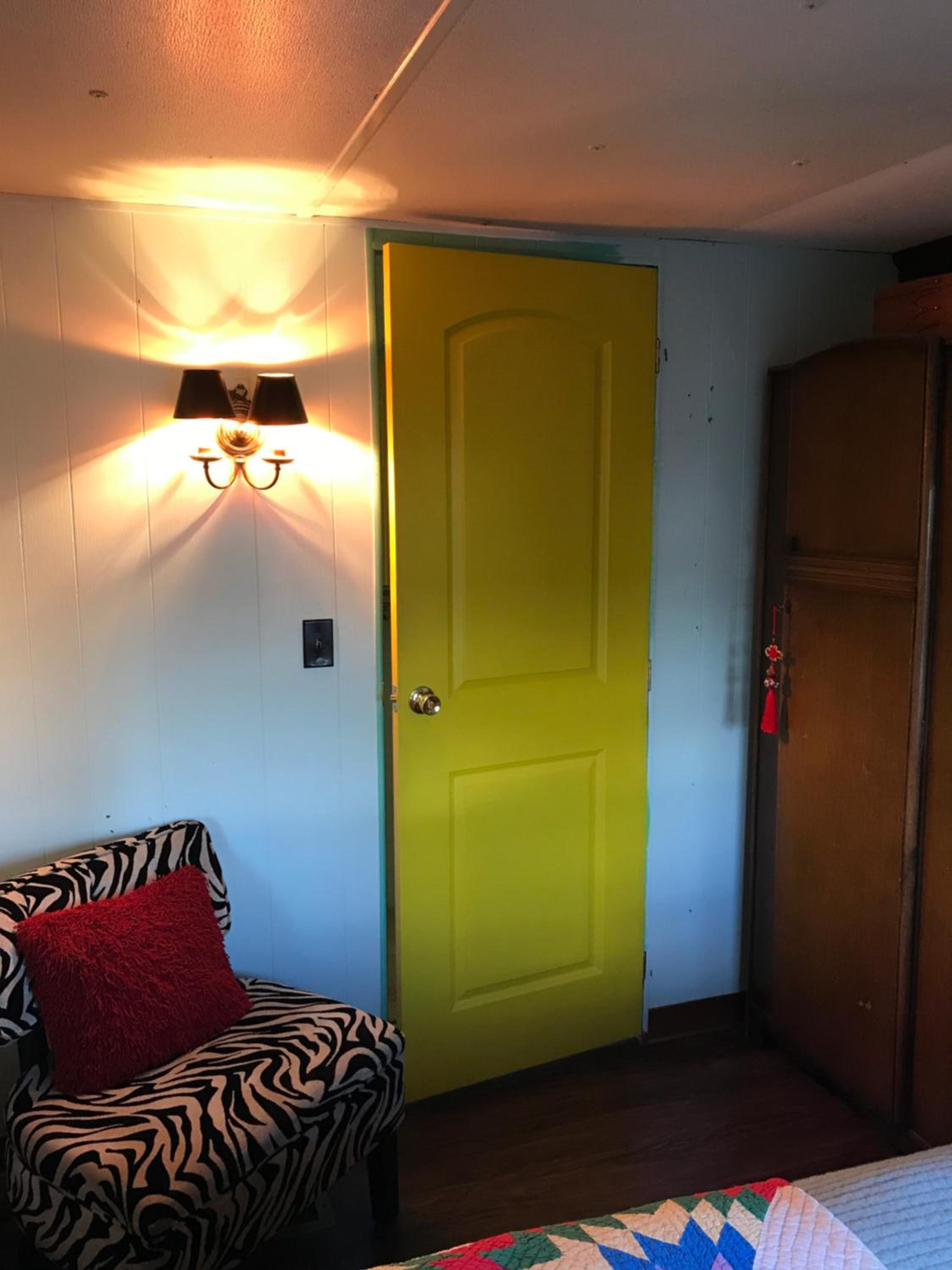 Double Room with Shared Bathroom photo 2