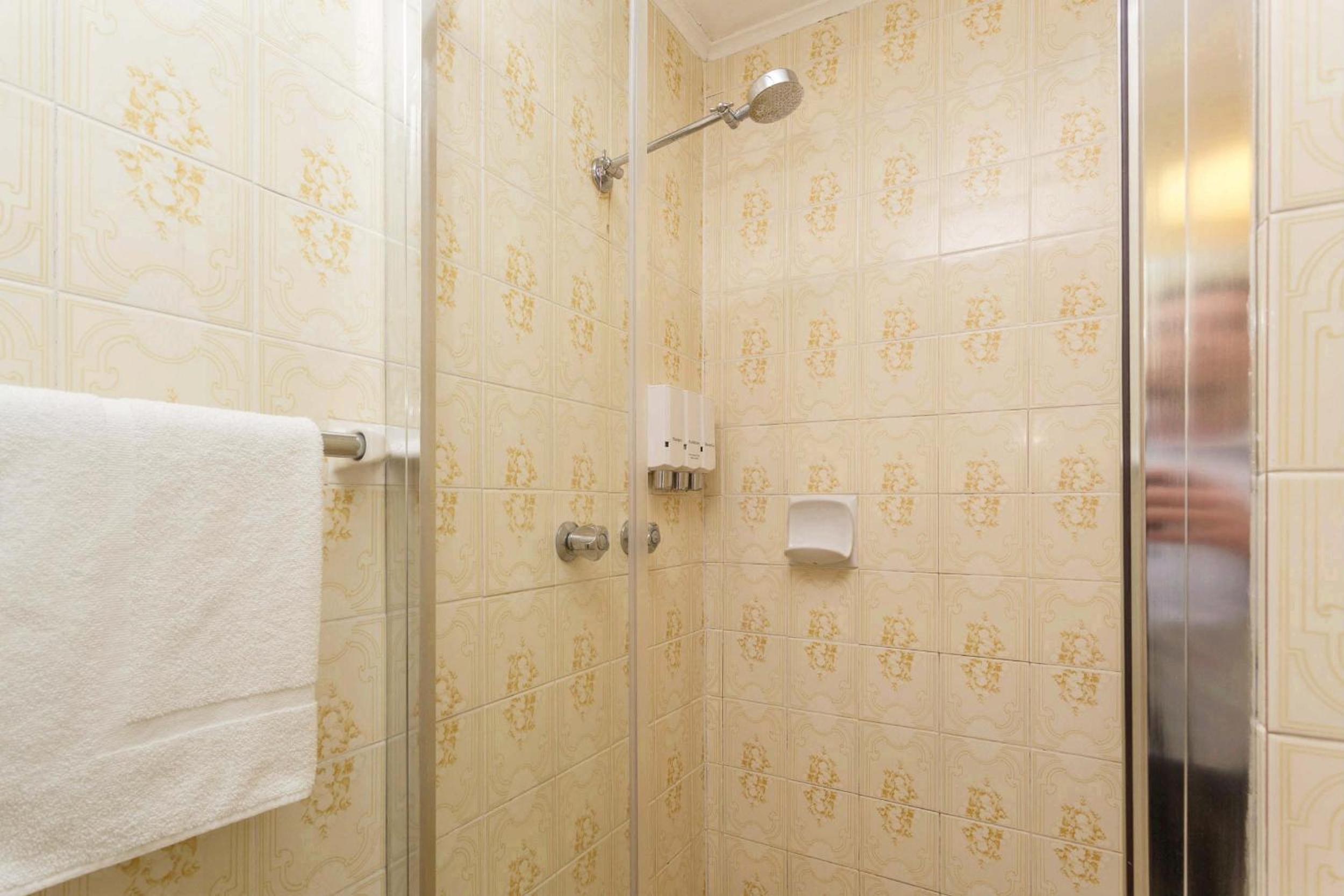 Small Single Room photo 2