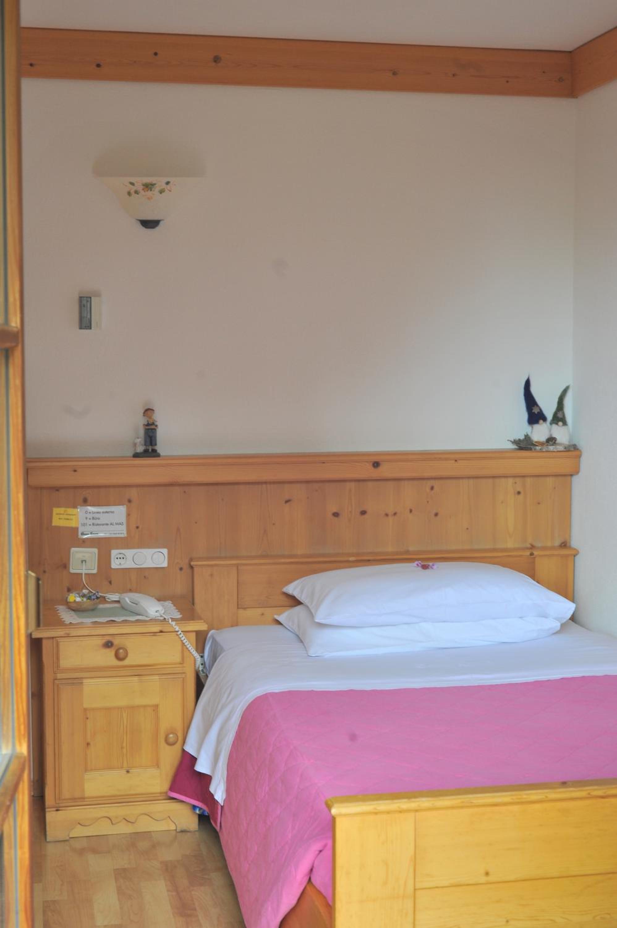 Single Room photo 3