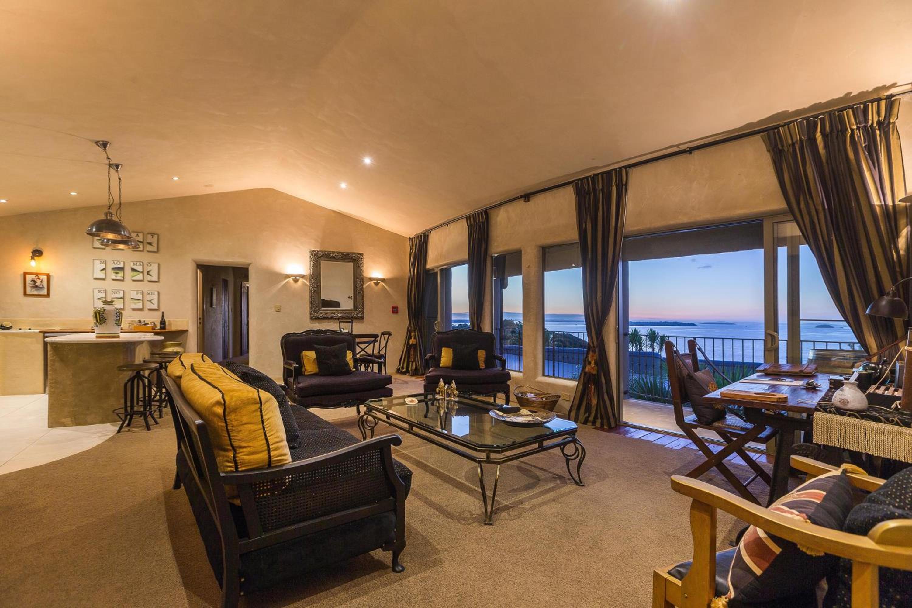 Luxury Two-Bedroom Apartment photo 2