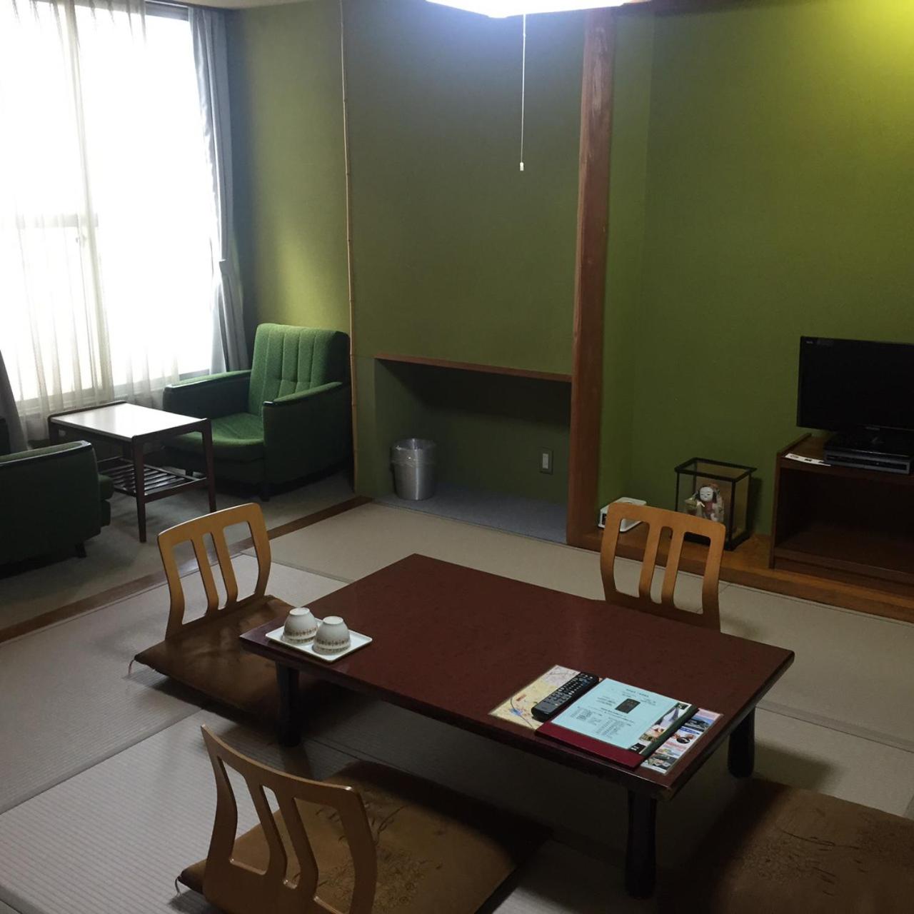 Japanese-Style Quadruple Room photo 3
