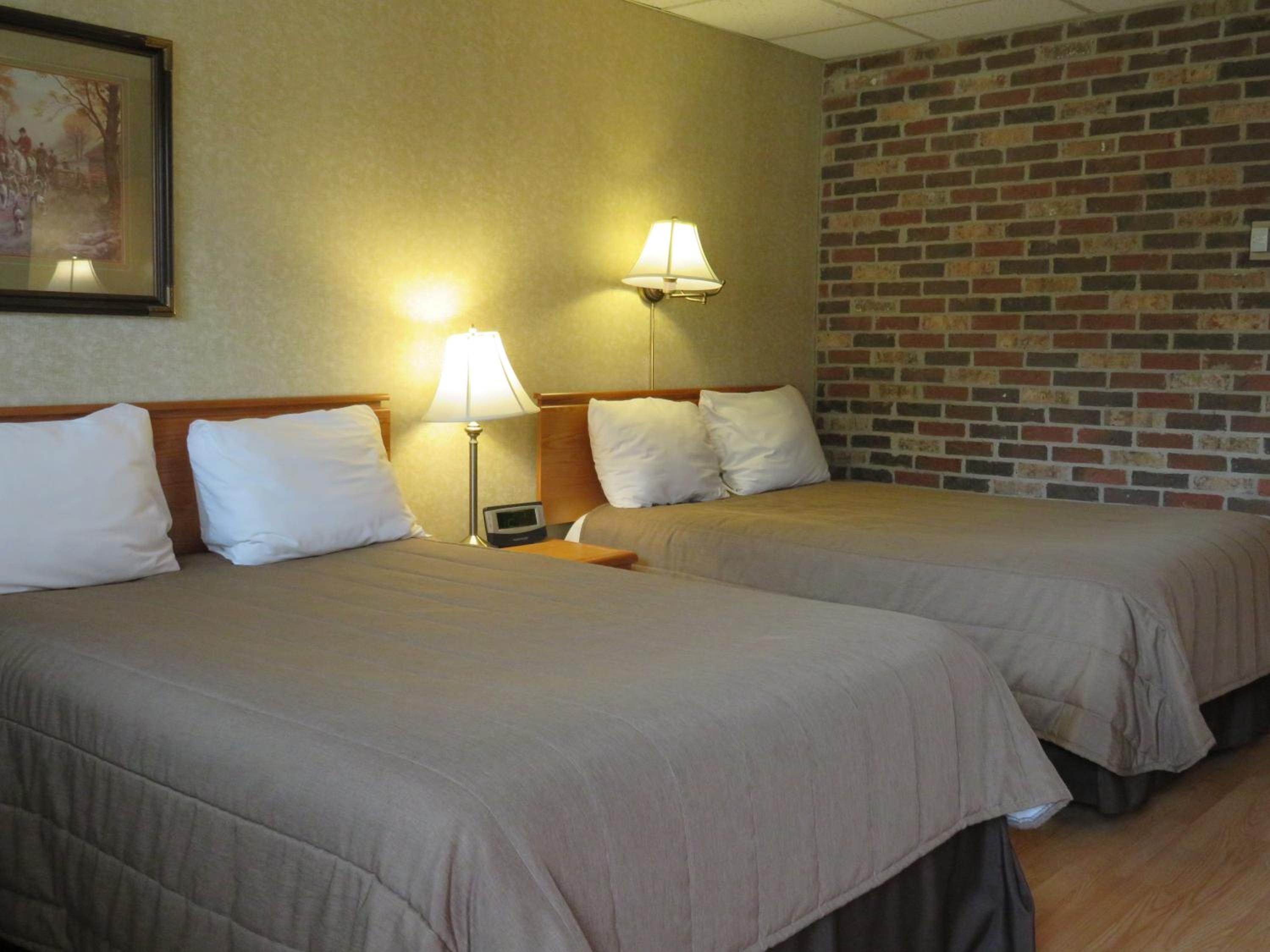 Double Room with Two Double Beds photo 2