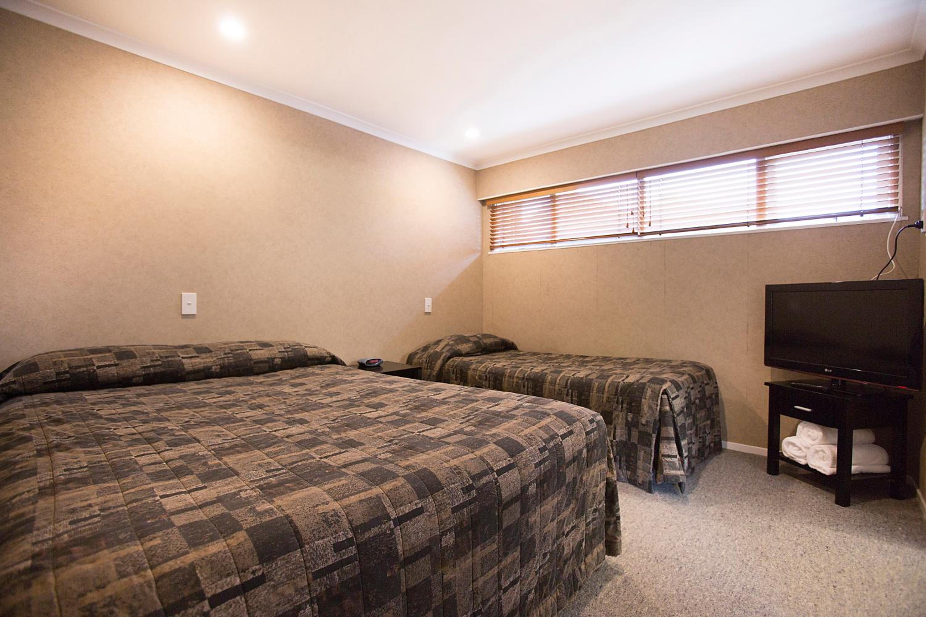Superior Family Room - Photo 3