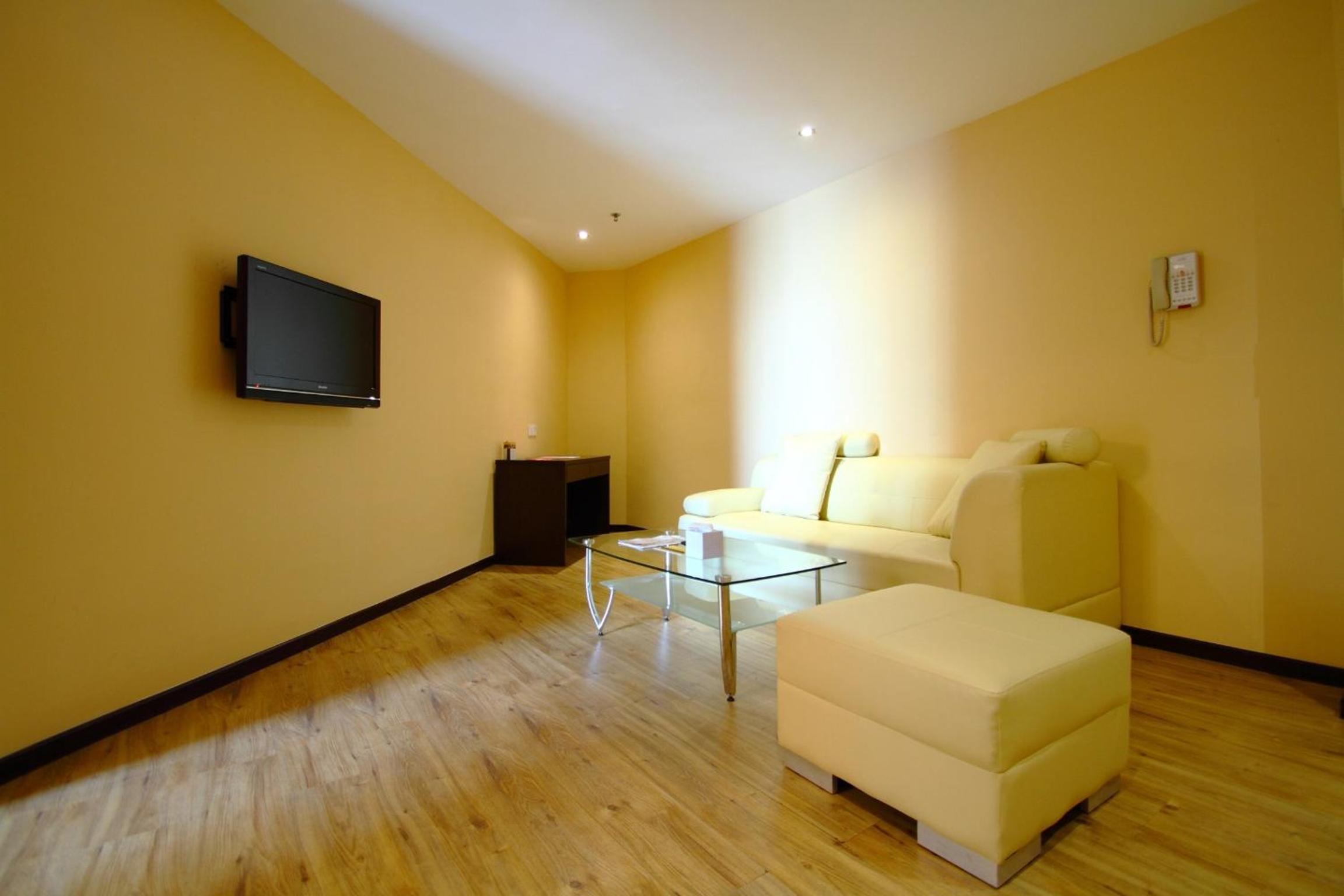 Two-Bedroom Suite photo 2