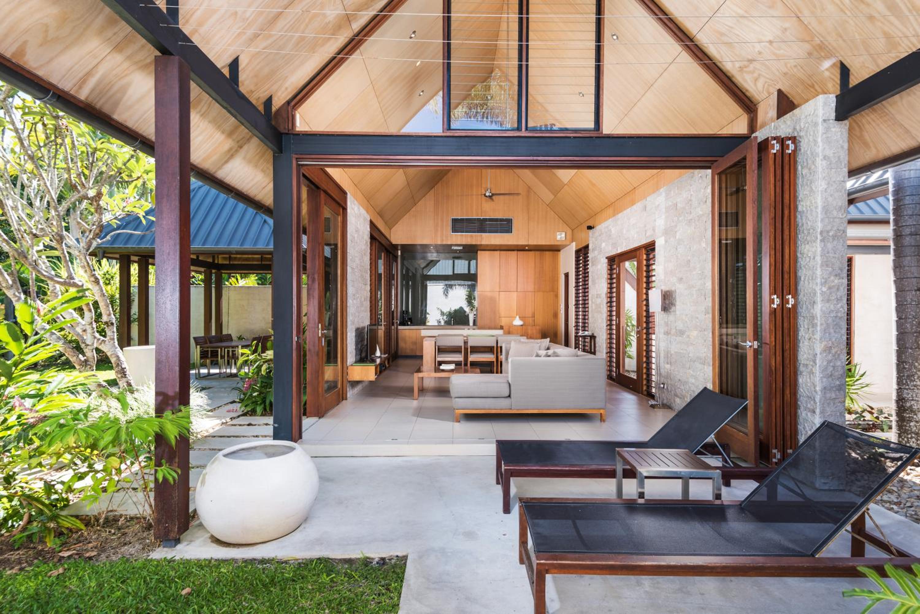 Three Bedroom Deluxe Villa (Non Smoking) photo 1
