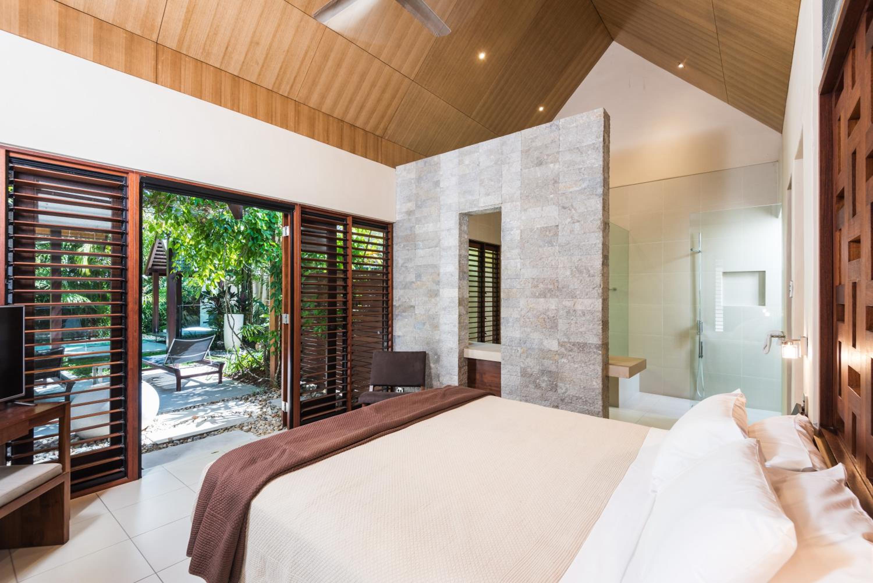 Three Bedroom Deluxe Villa (Non Smoking) photo 2