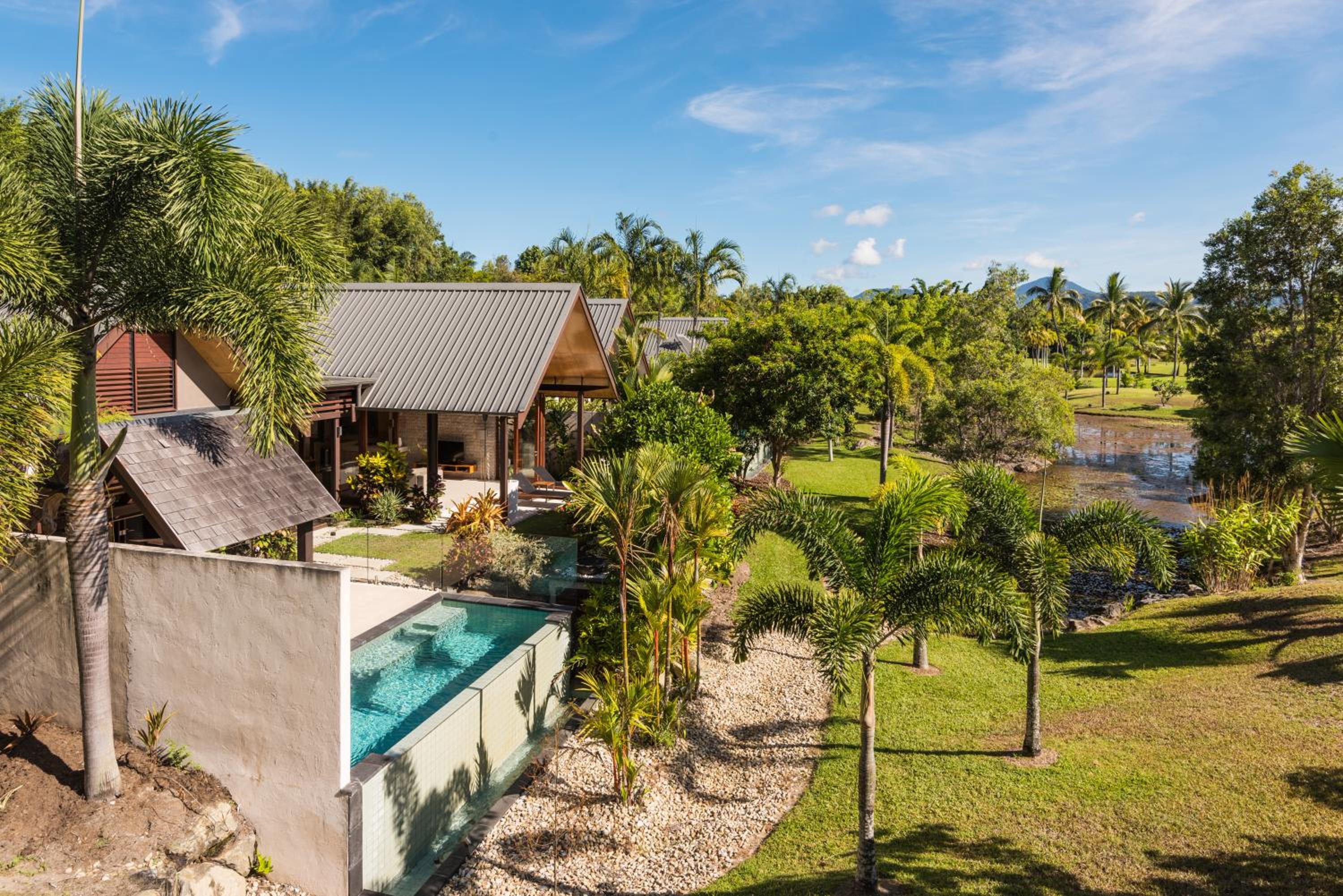 Three Bedroom Villa (Non Smoking) photo 3