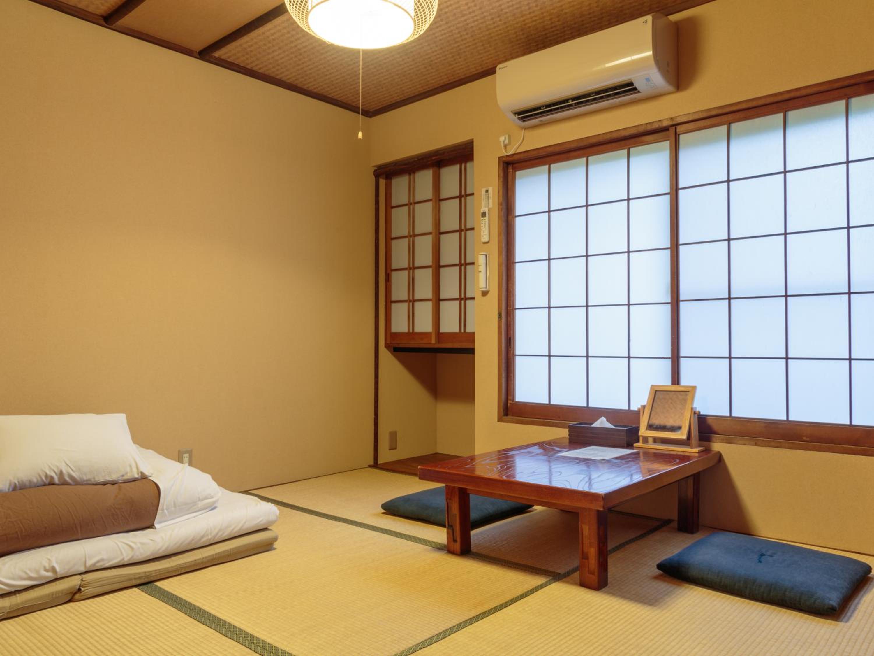 Japanese-Style Double Room with Shared Bathroom photo 3