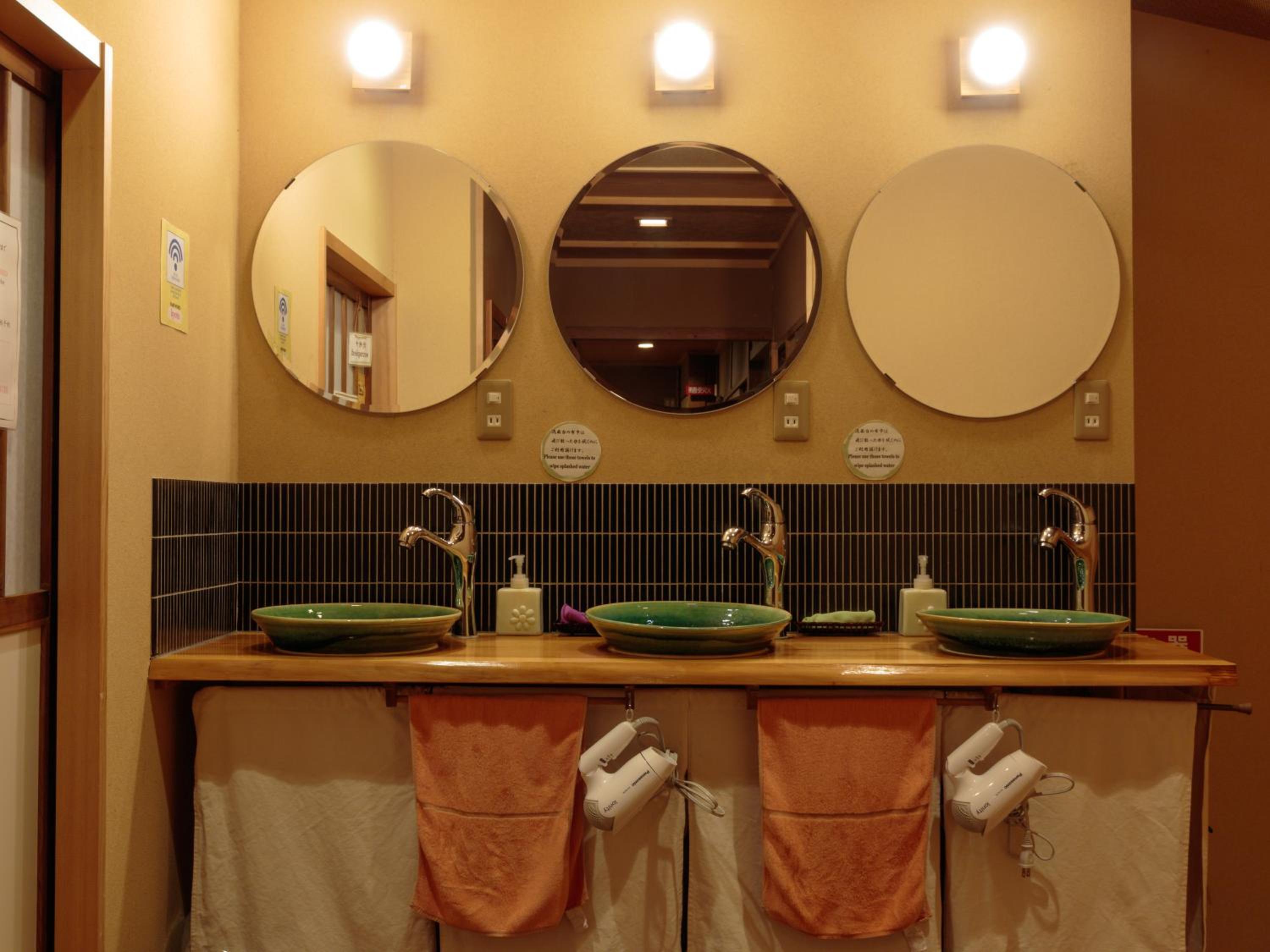 Japanese-Style Twin Room with Shared Bathroom photo 2