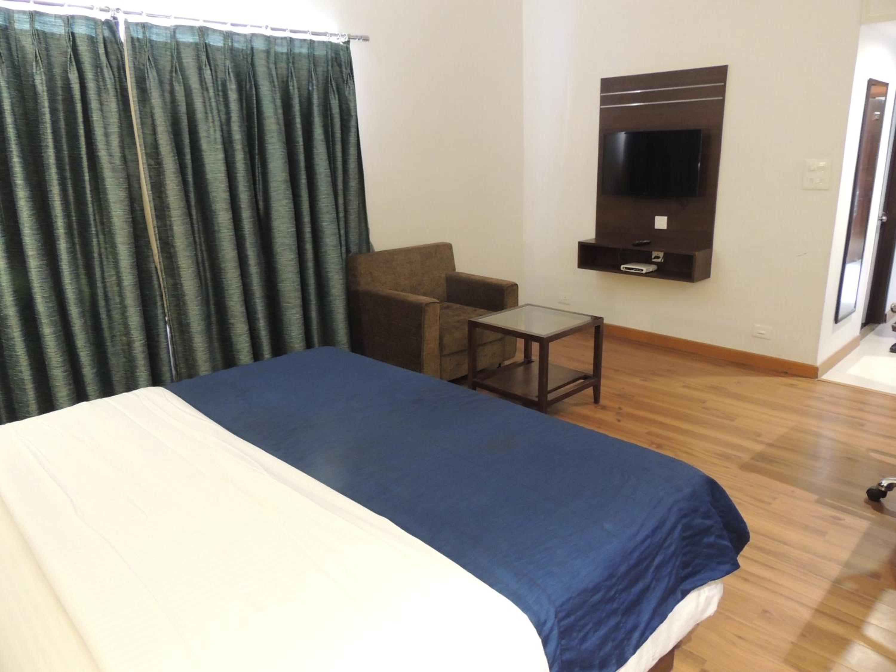 Executive Double Room - Photo 17