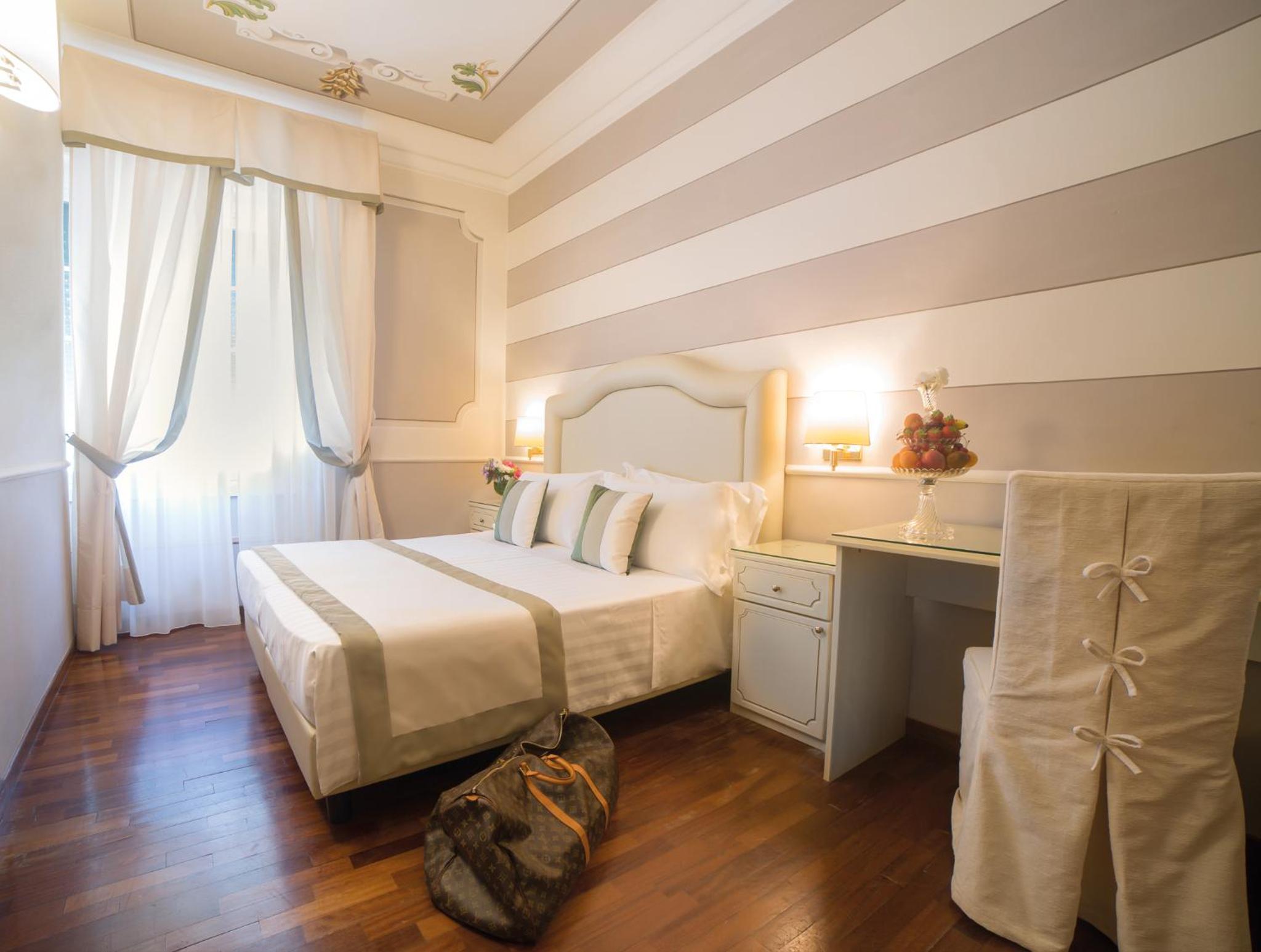 Classic Double Room - Photo 5
