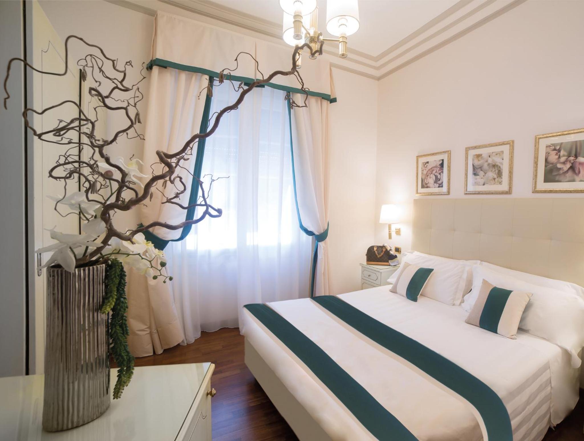 Classic Double Room - Photo 9