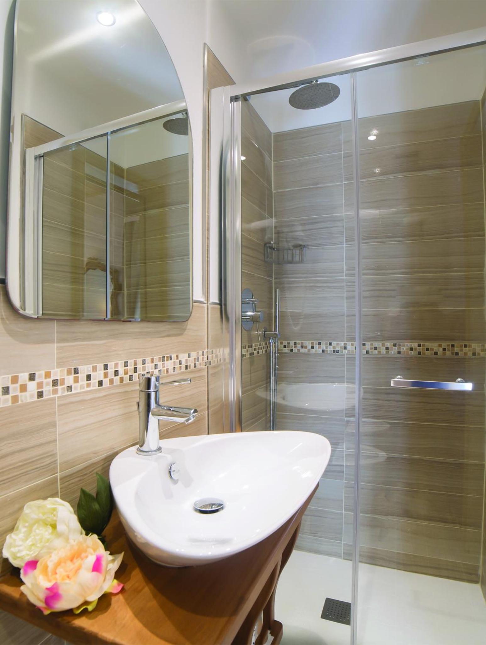 Classic Double Room - Photo 11