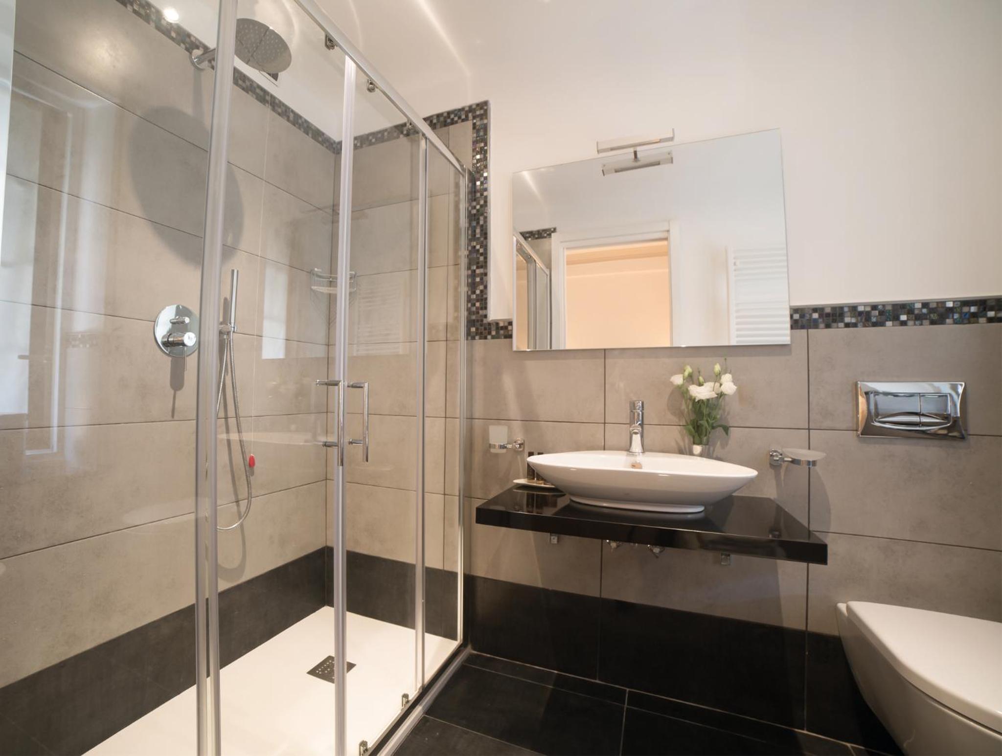 Classic Double Room - Photo 12