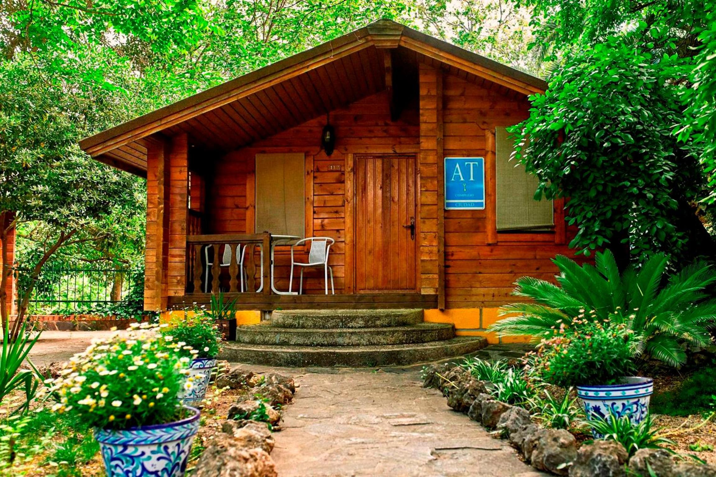 Bungalow (2 adultos) Bungalow (2 adultos)