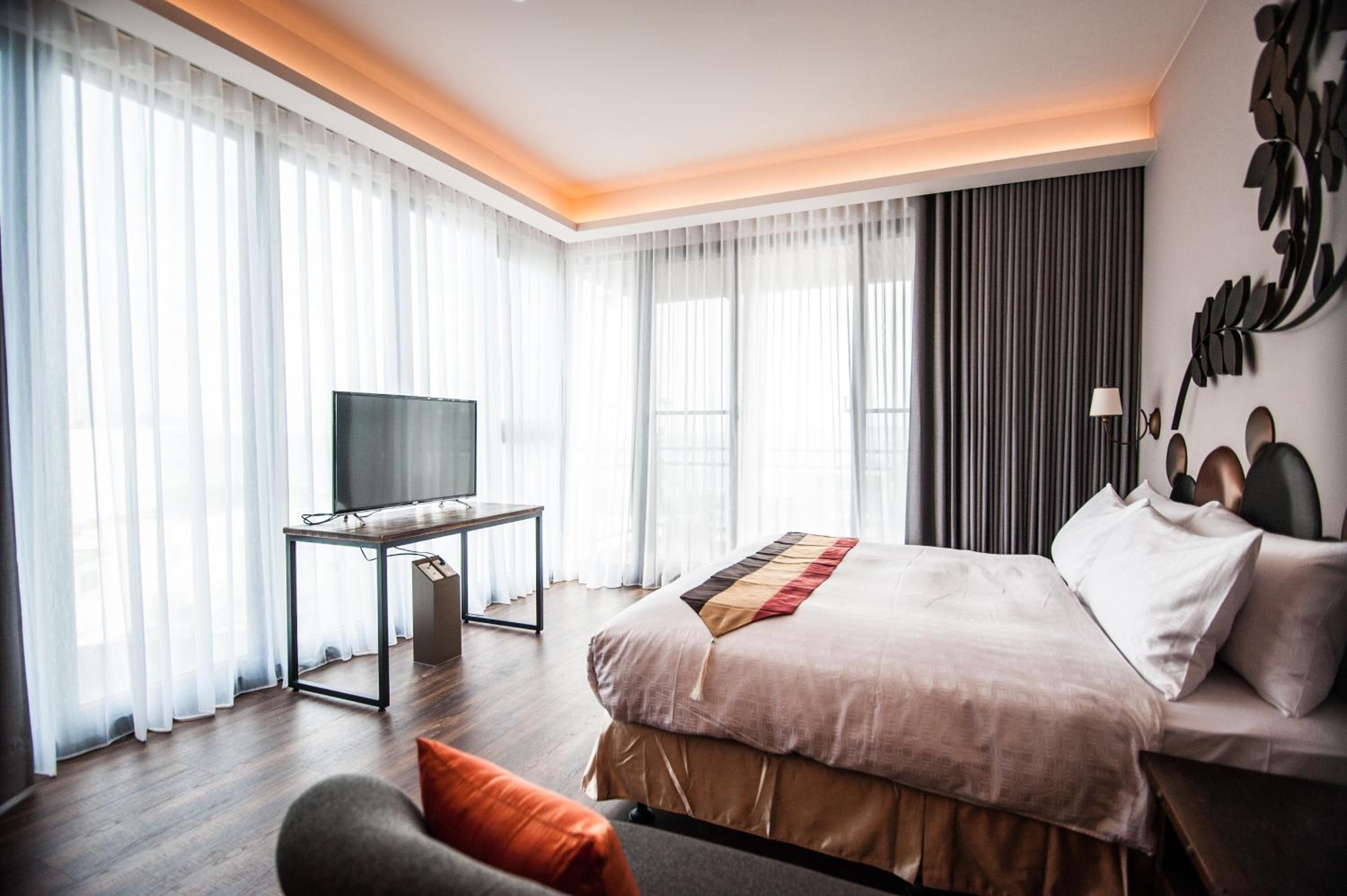 Deluxe Double Room with Balcony and Sea View - Photo 4