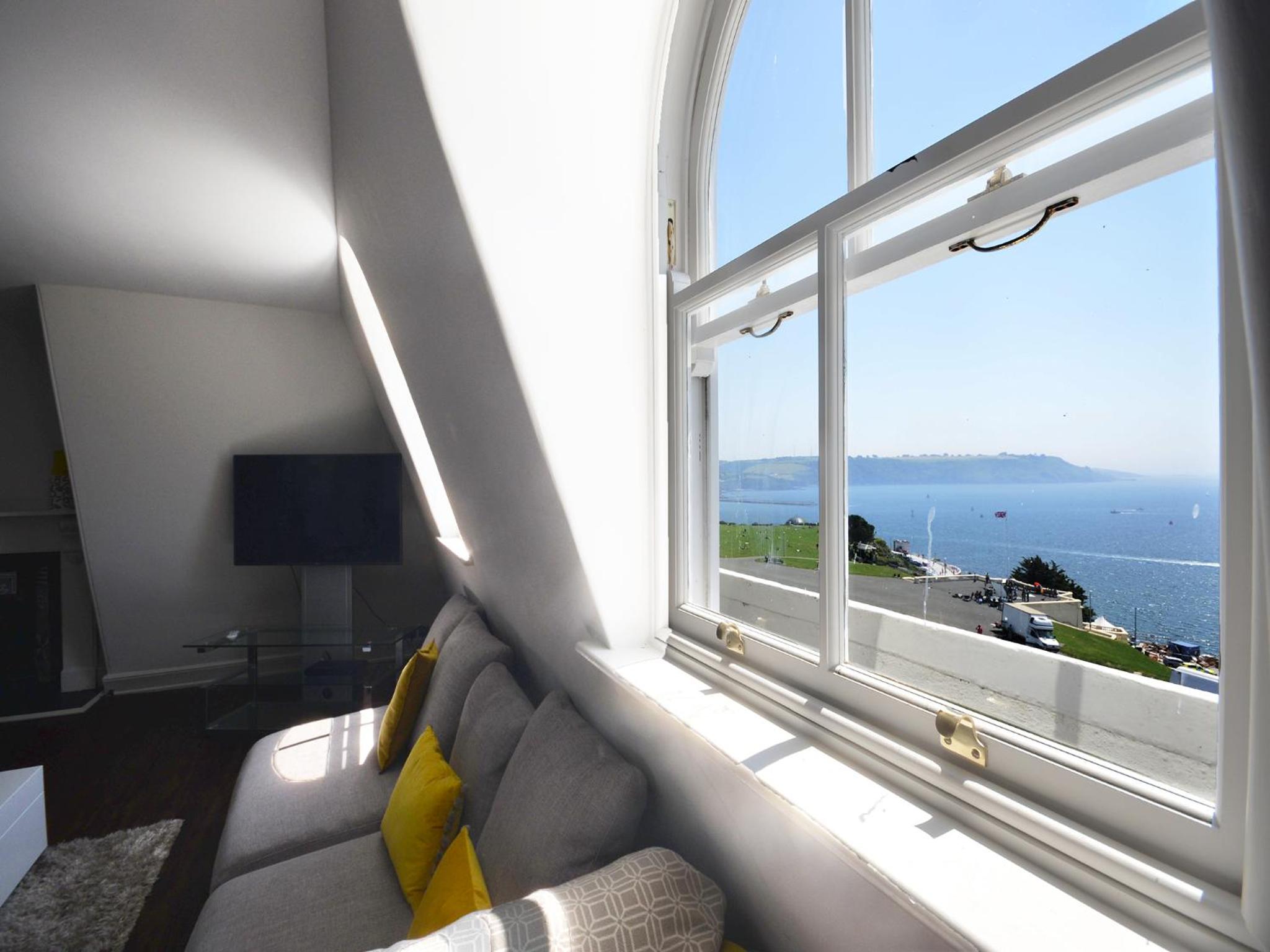 Two-Bedroom Apartment with Sea View 4th floor photo 2