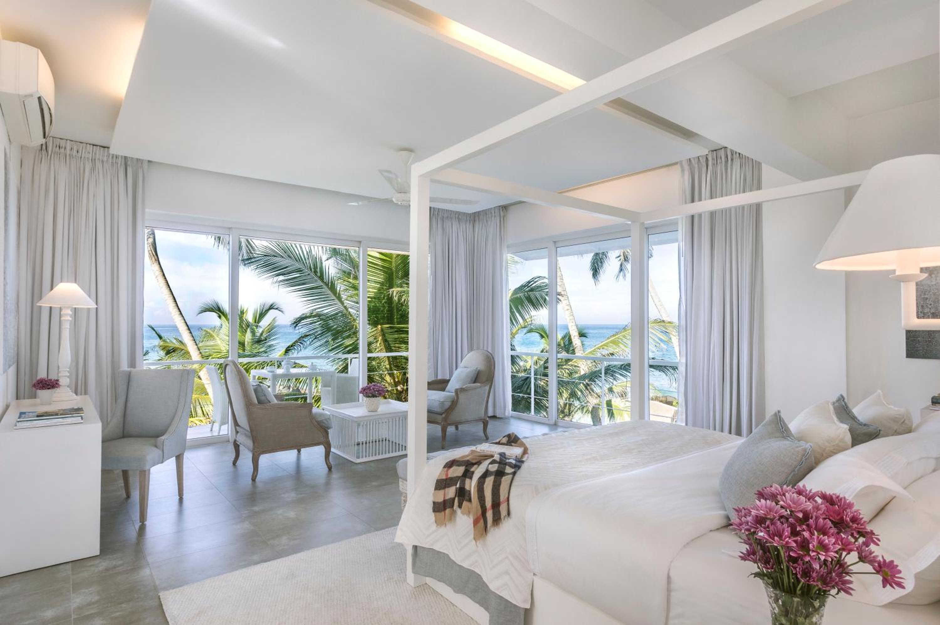 Deluxe Suite with Sea View photo 1