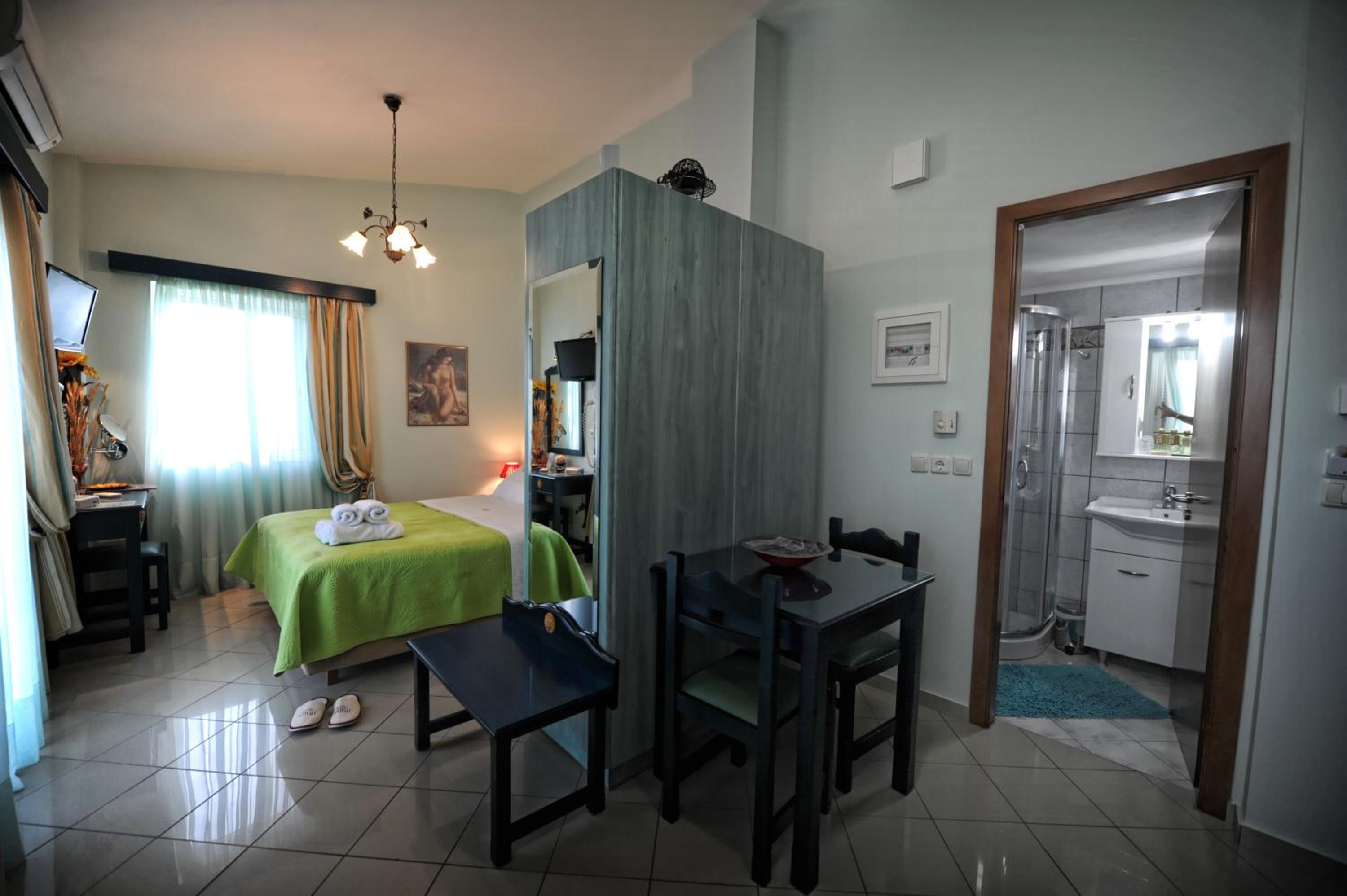 Suite with Sea View - Photo 3