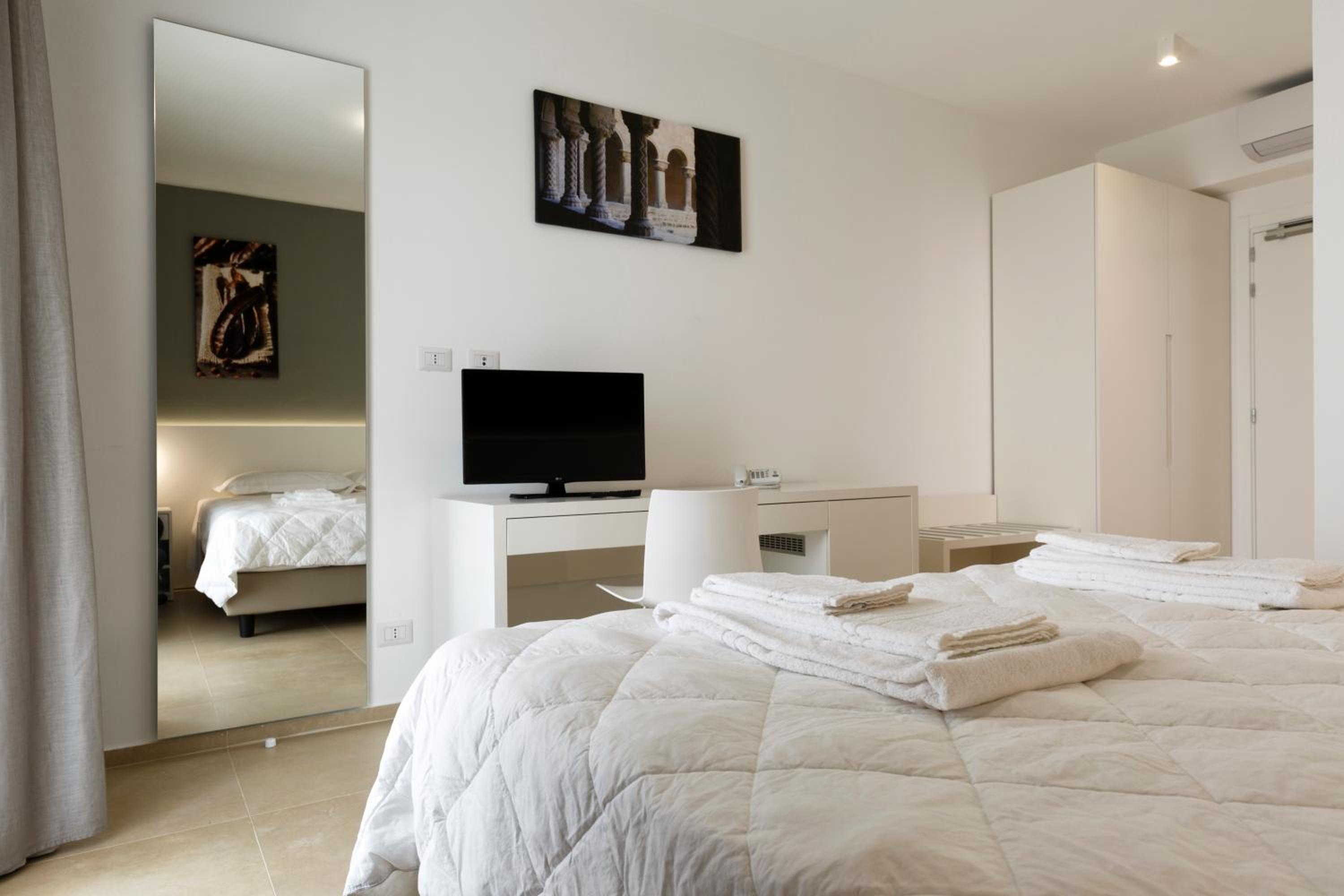 Double Room with Terrace photo 3