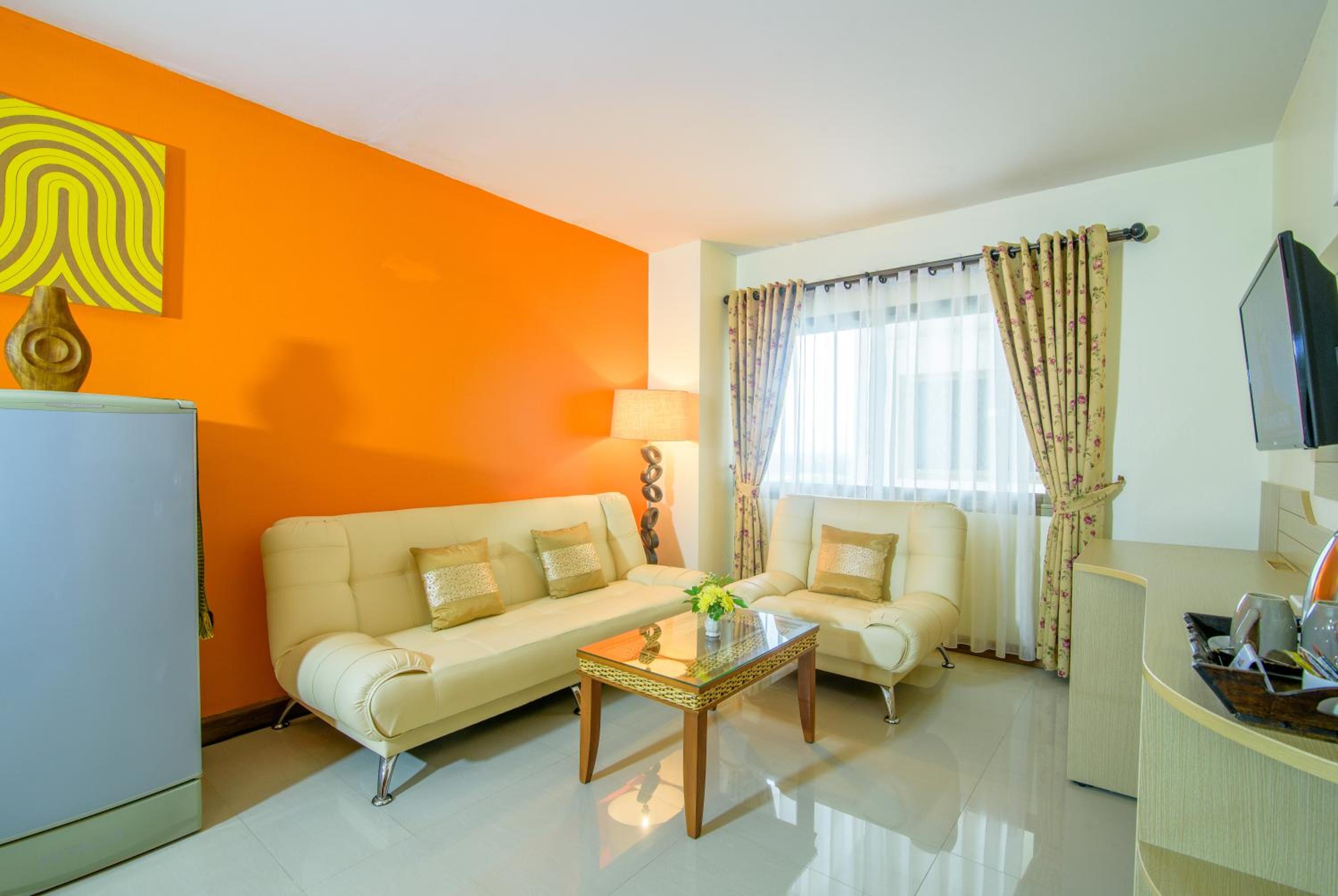 Golden Premier Two view Suites - Photo 4