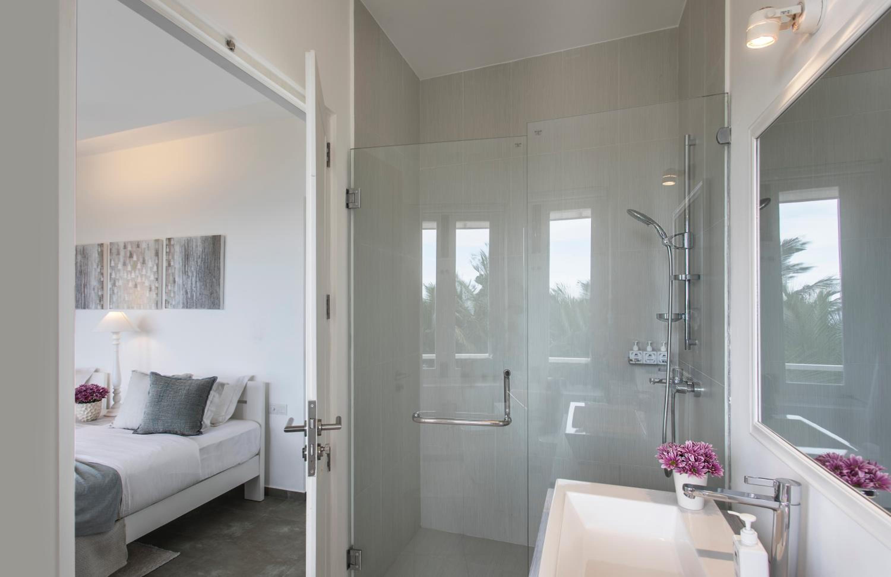 Superior Suite with Balcony photo 2