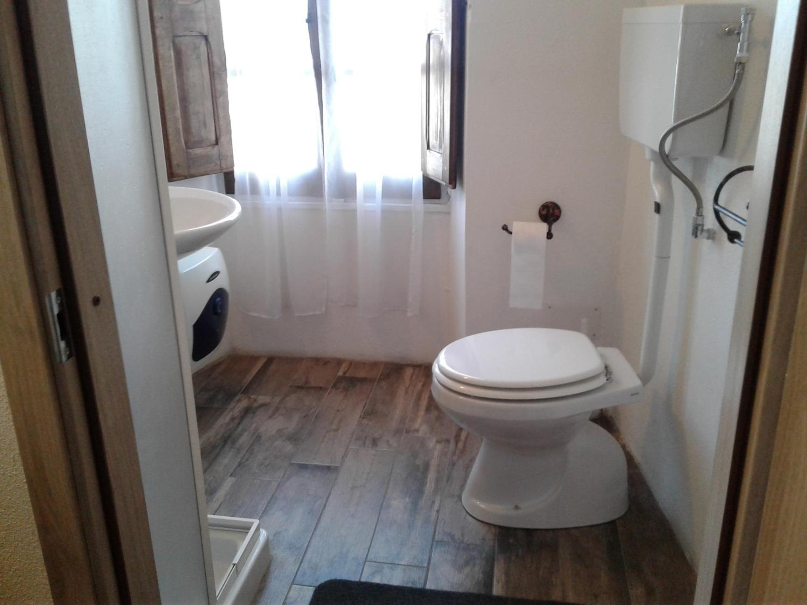 Double Room - Photo 21