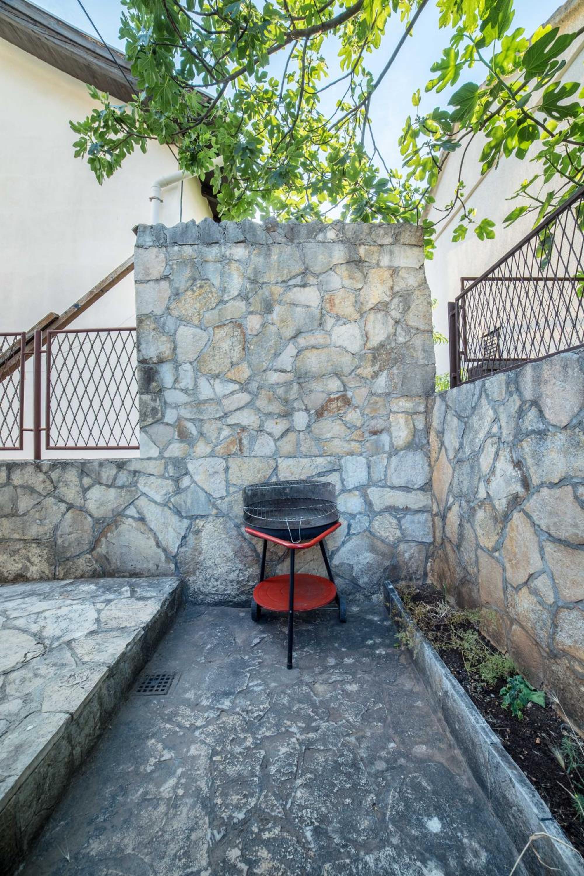 Apartment with Terrace - Photo 46