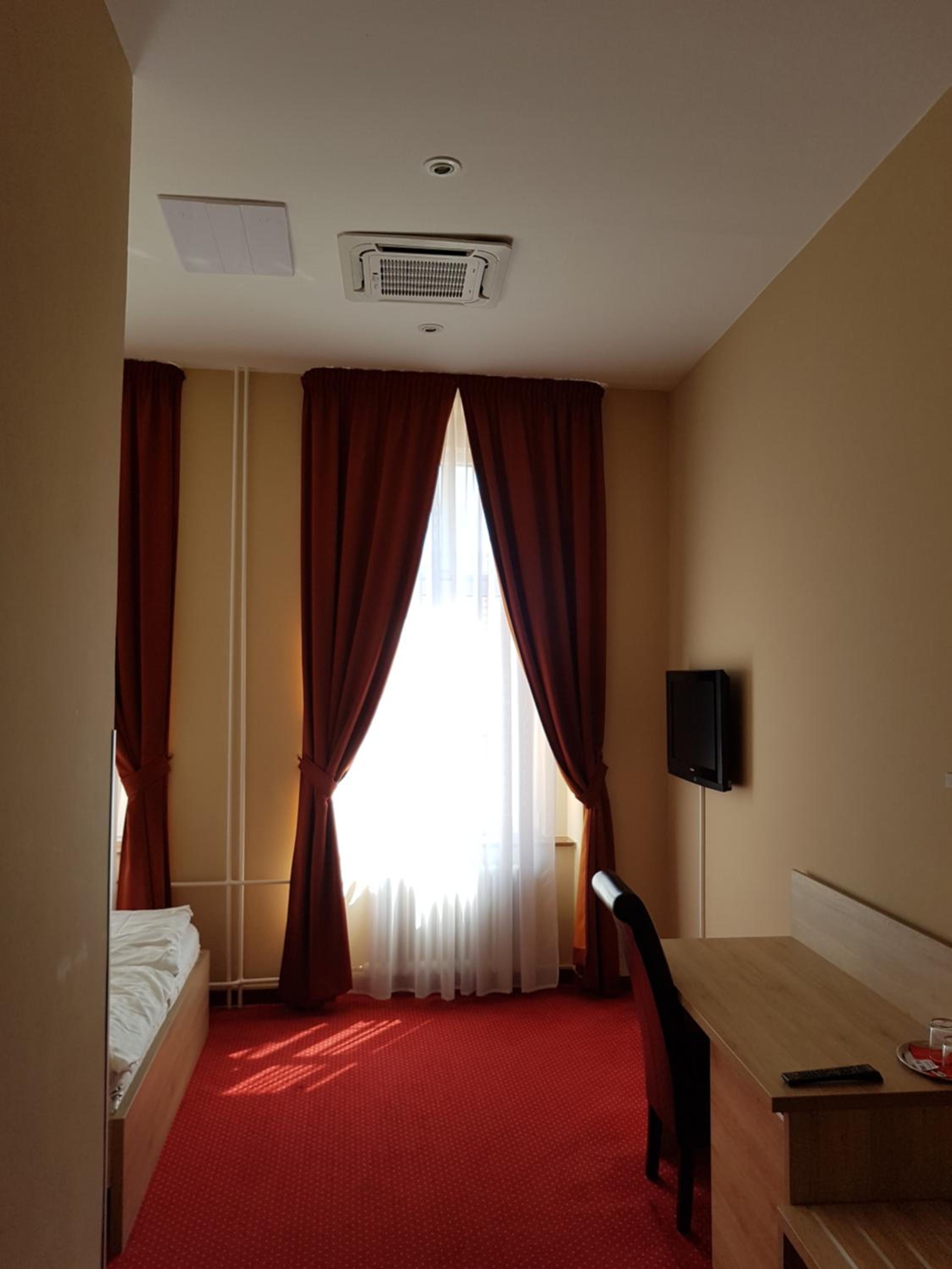 Standard Double Room - Photo 3