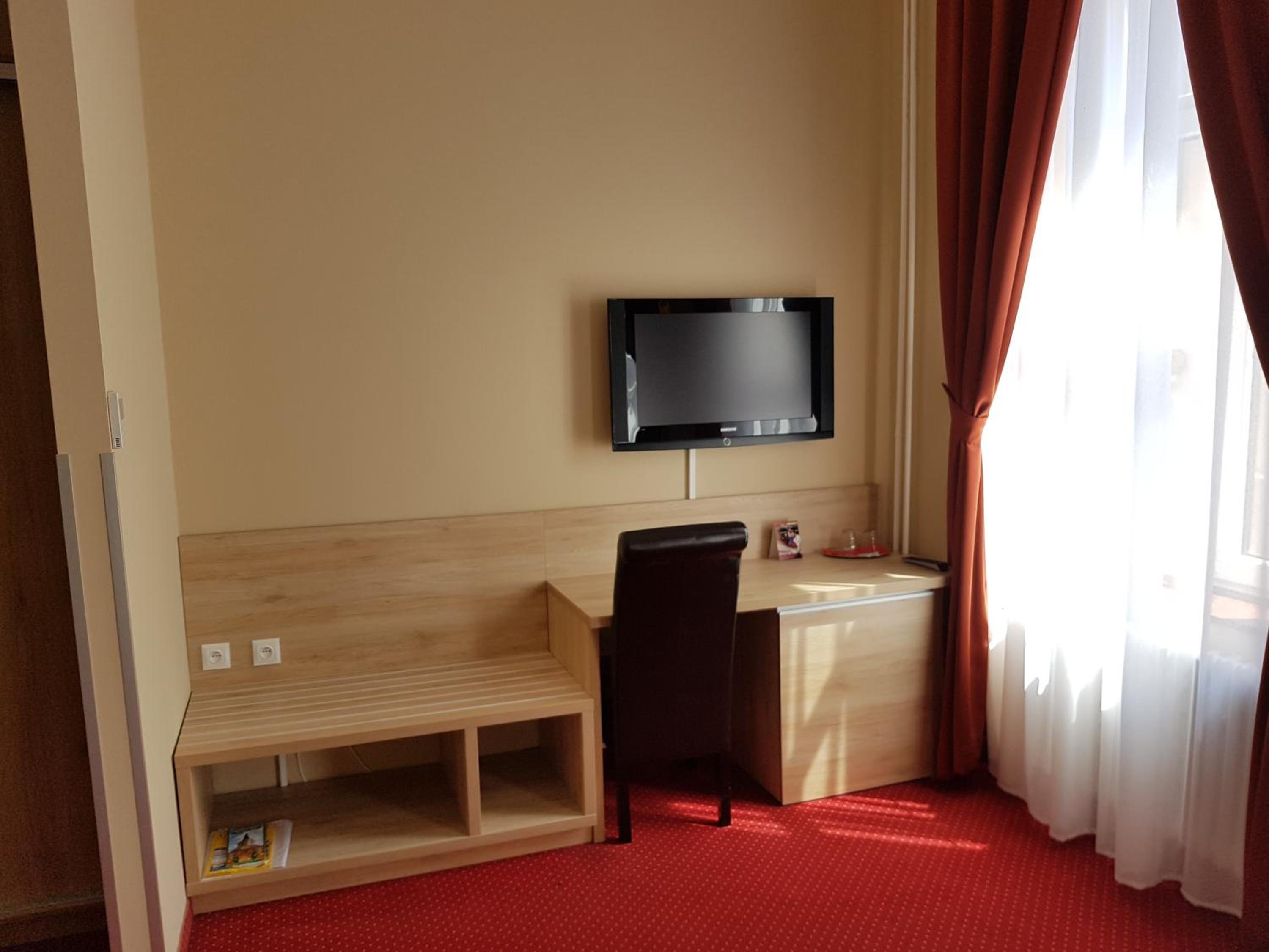 Standard Double Room - Photo 6