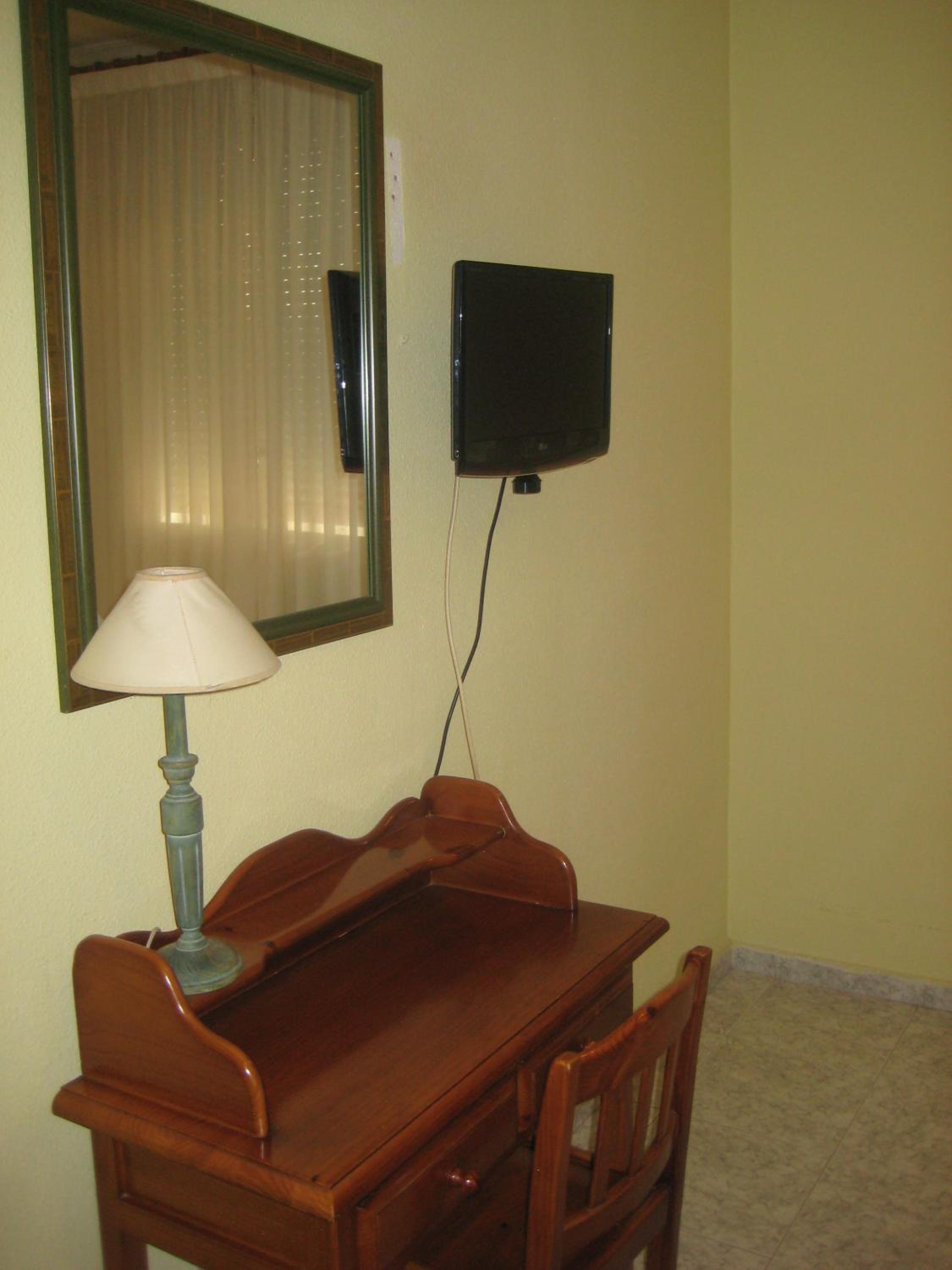 Double Room - Photo 7