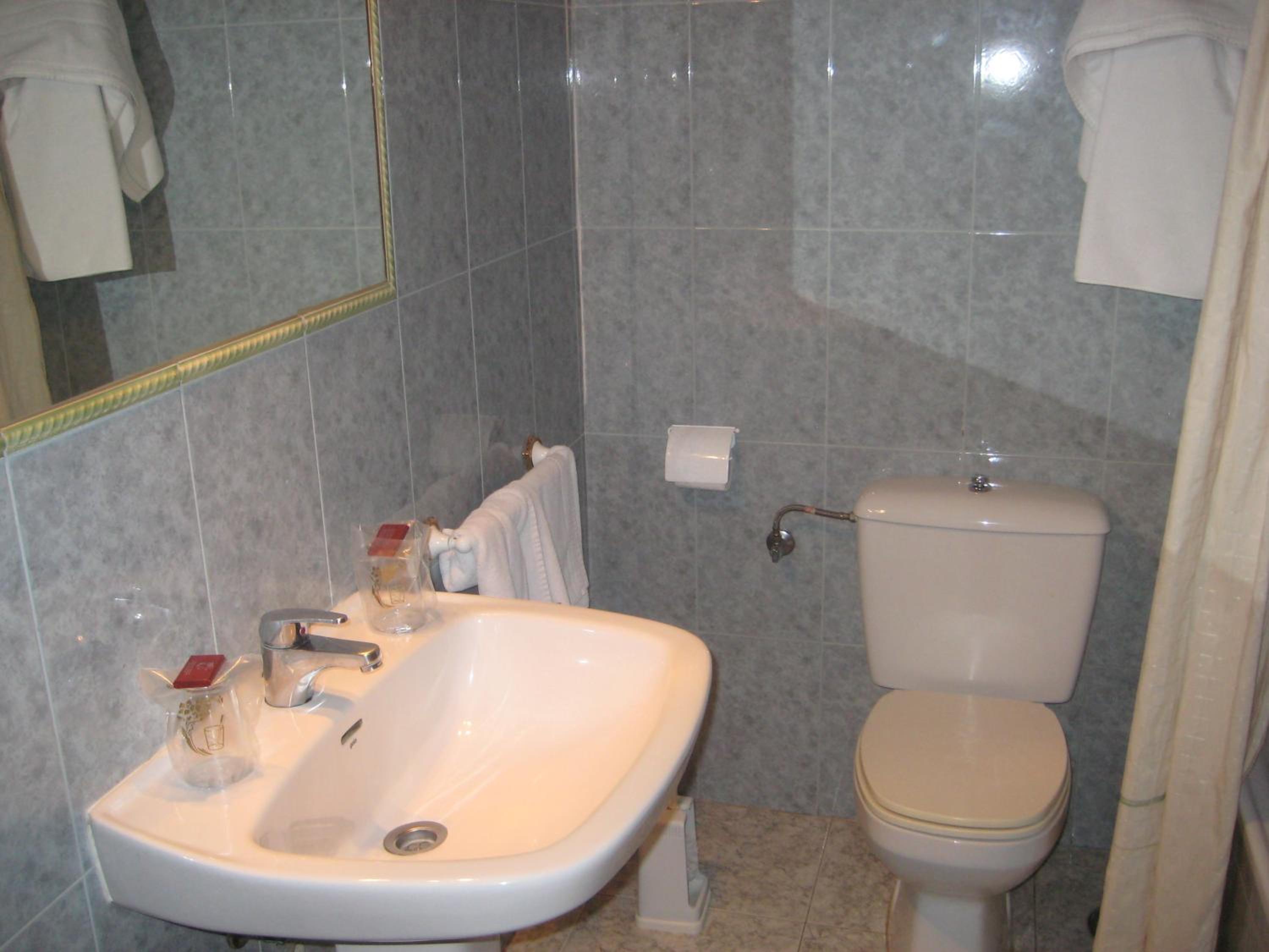 Double Room - Photo 2
