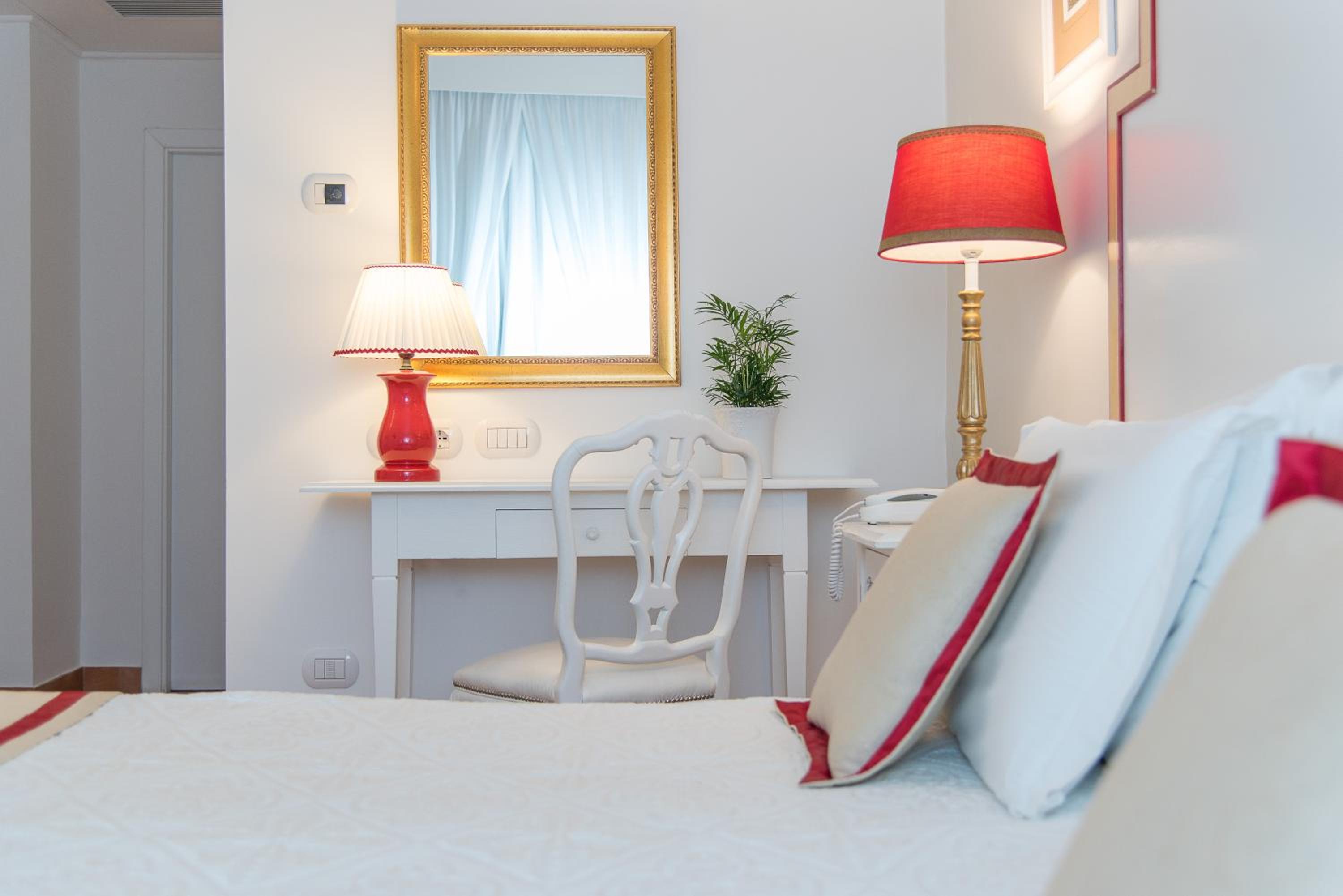 Classic Double or Twin Room - Photo 3