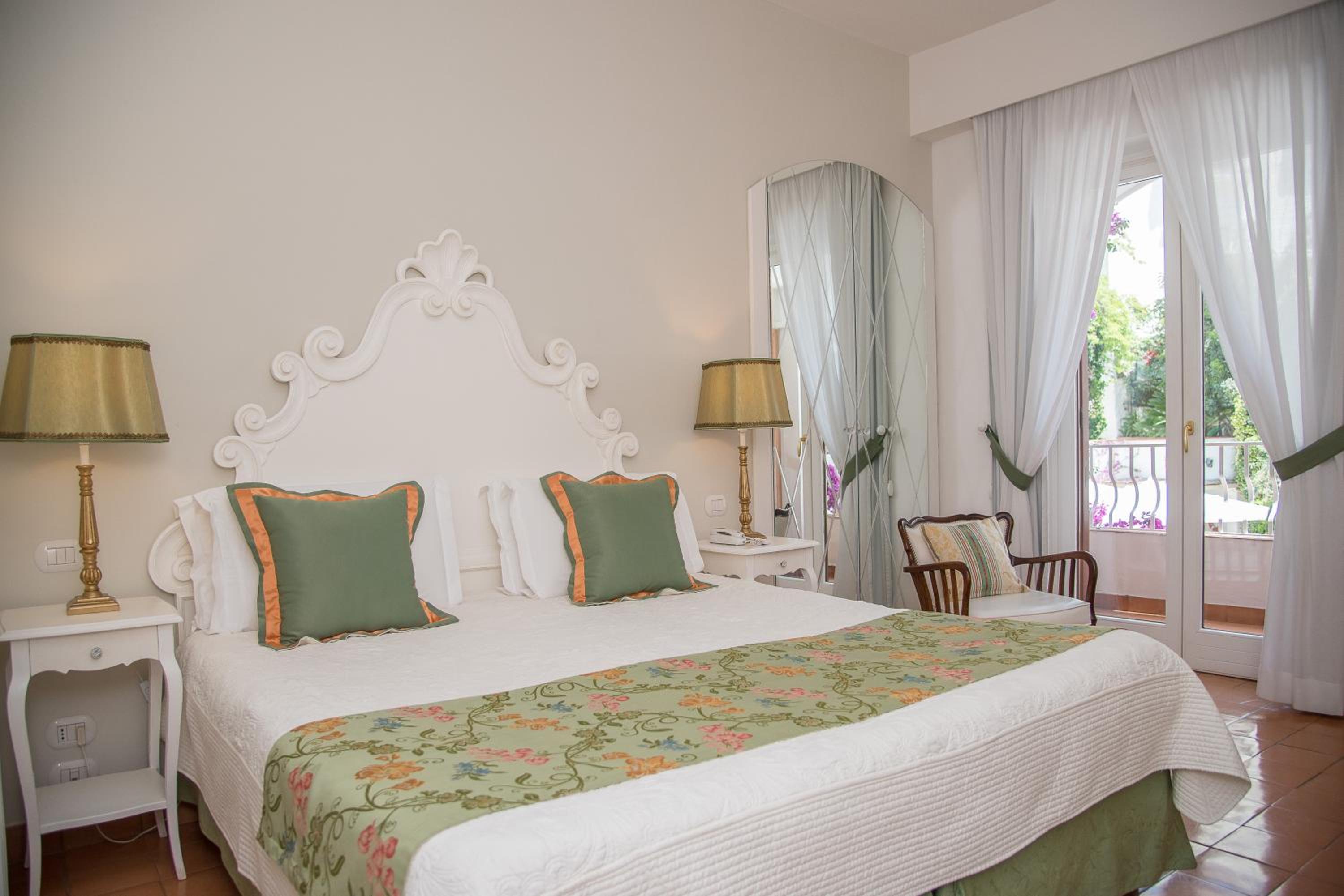 Superior Double or Twin Room with Balcony - Photo 10