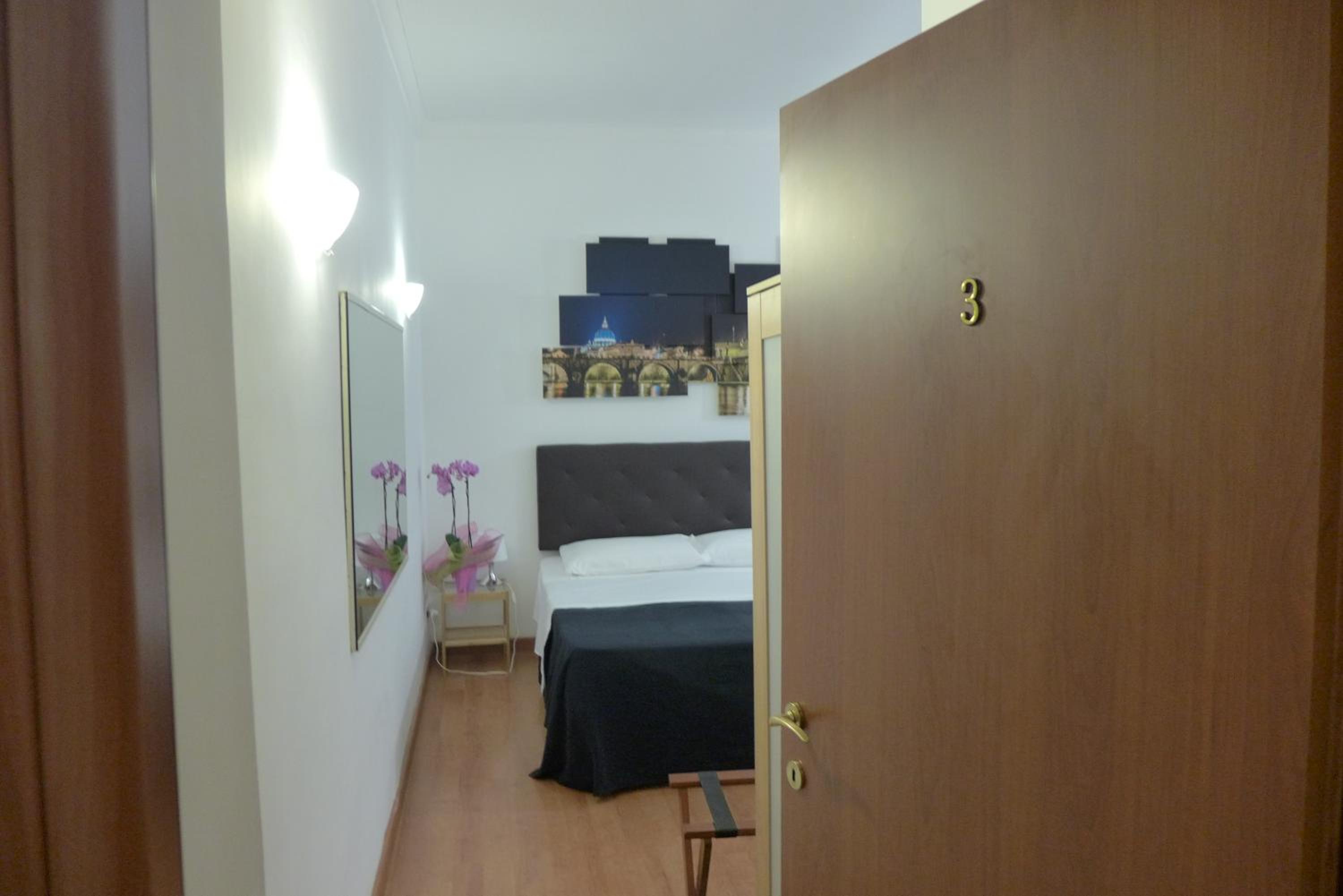 Basic Triple Room