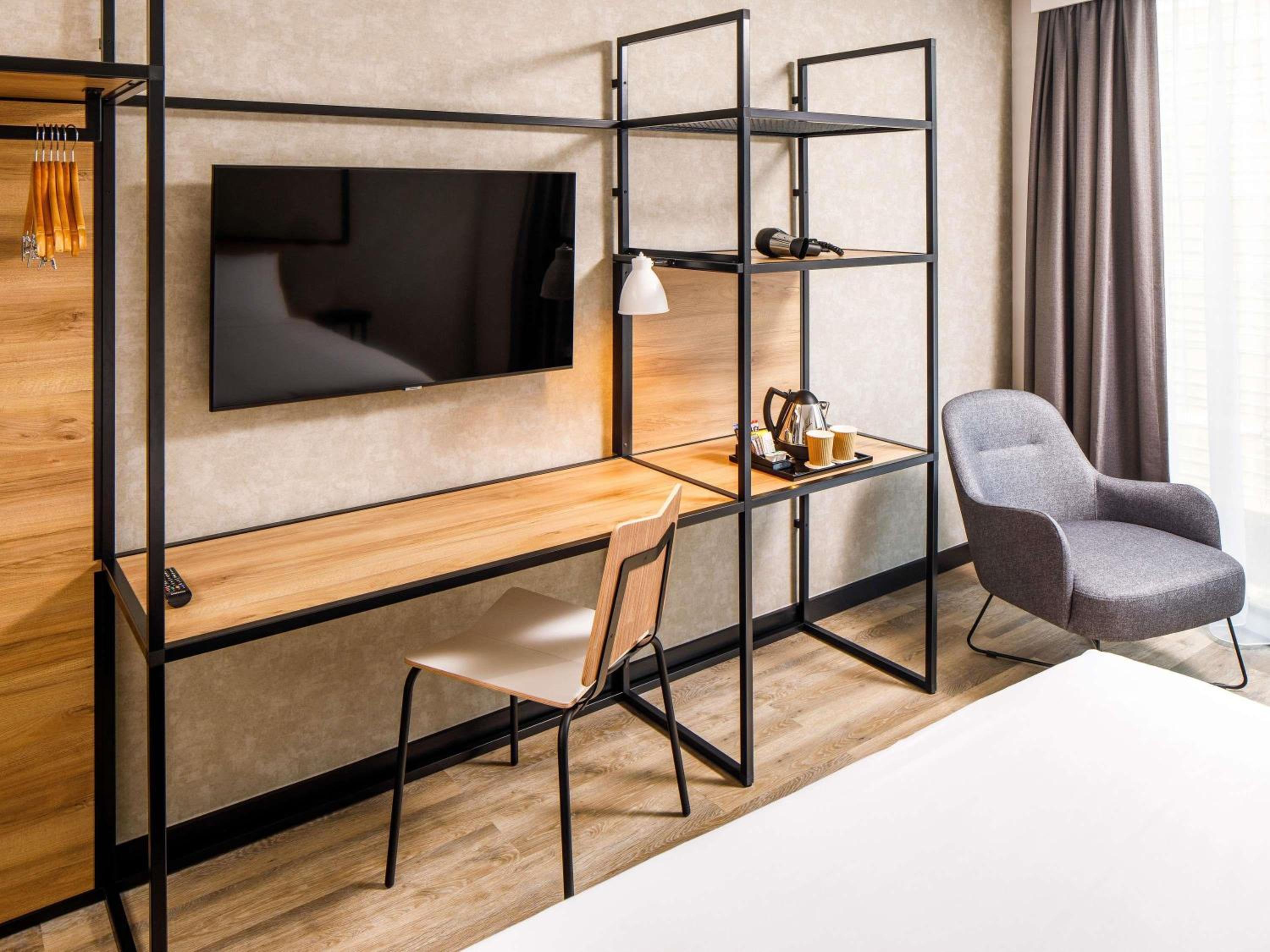 Superior Triple Room with One Double Bed and One Bunk Bed photo 2